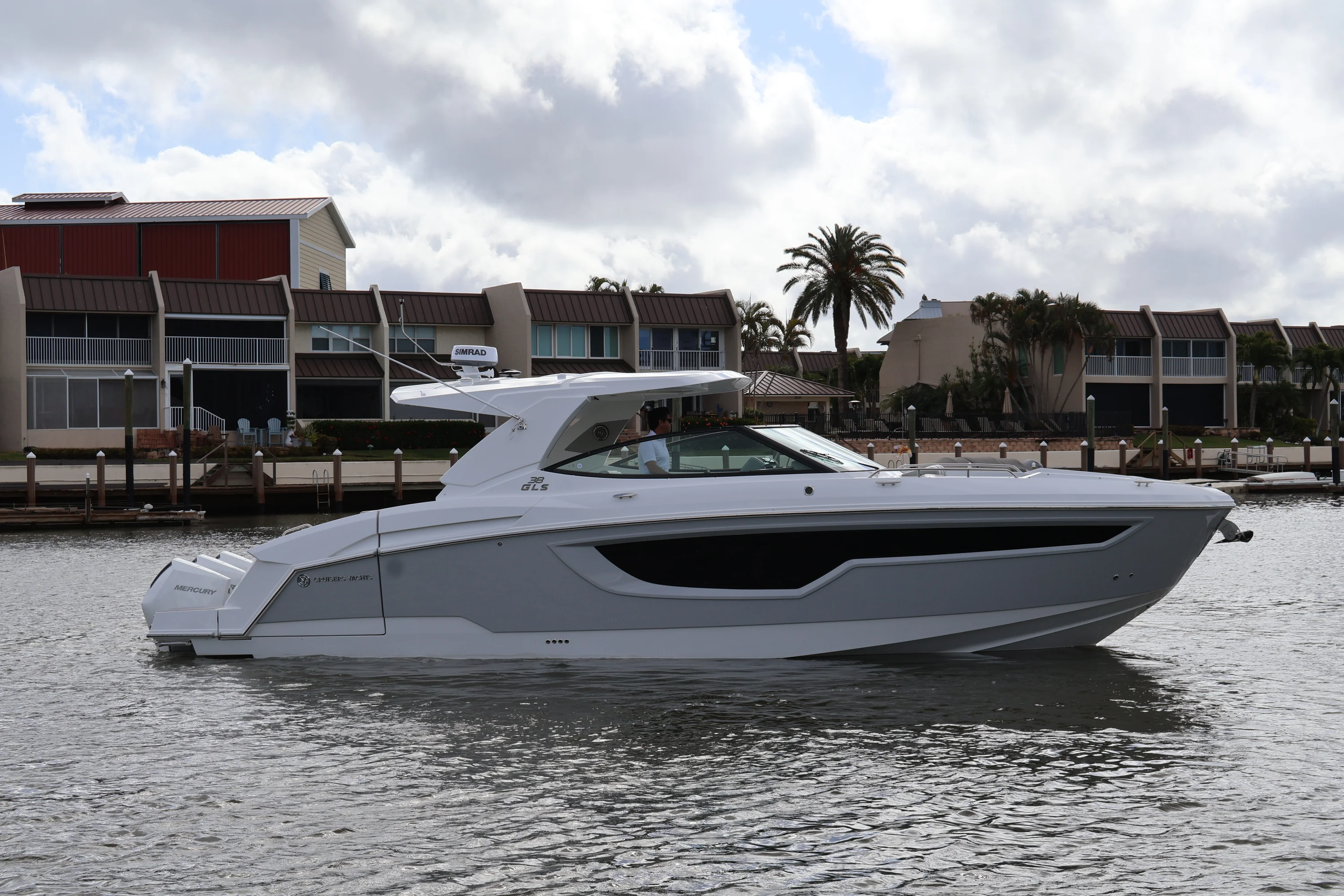 2026 Cruisers Yachts 38 GLS Outboard Image Thumbnail #8