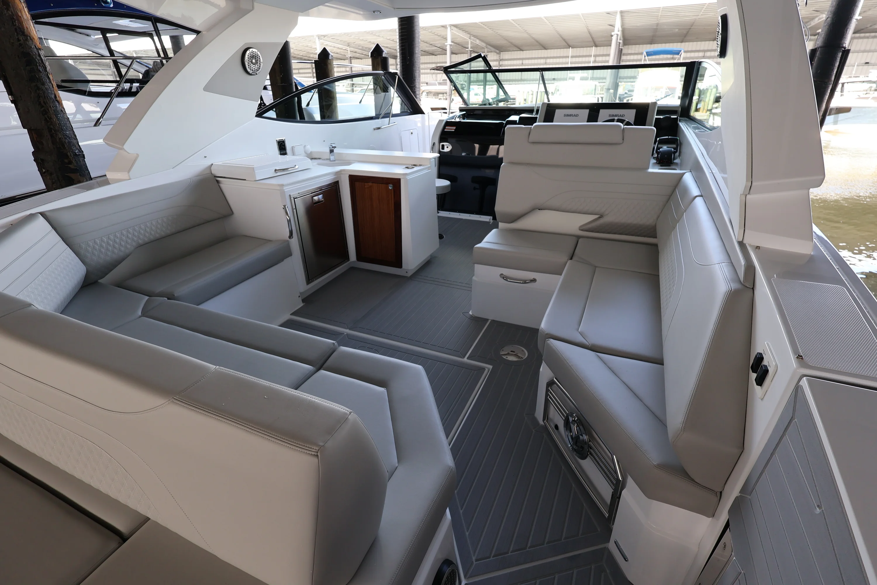 2026 Cruisers Yachts 38 GLS Outboard Image Thumbnail #17