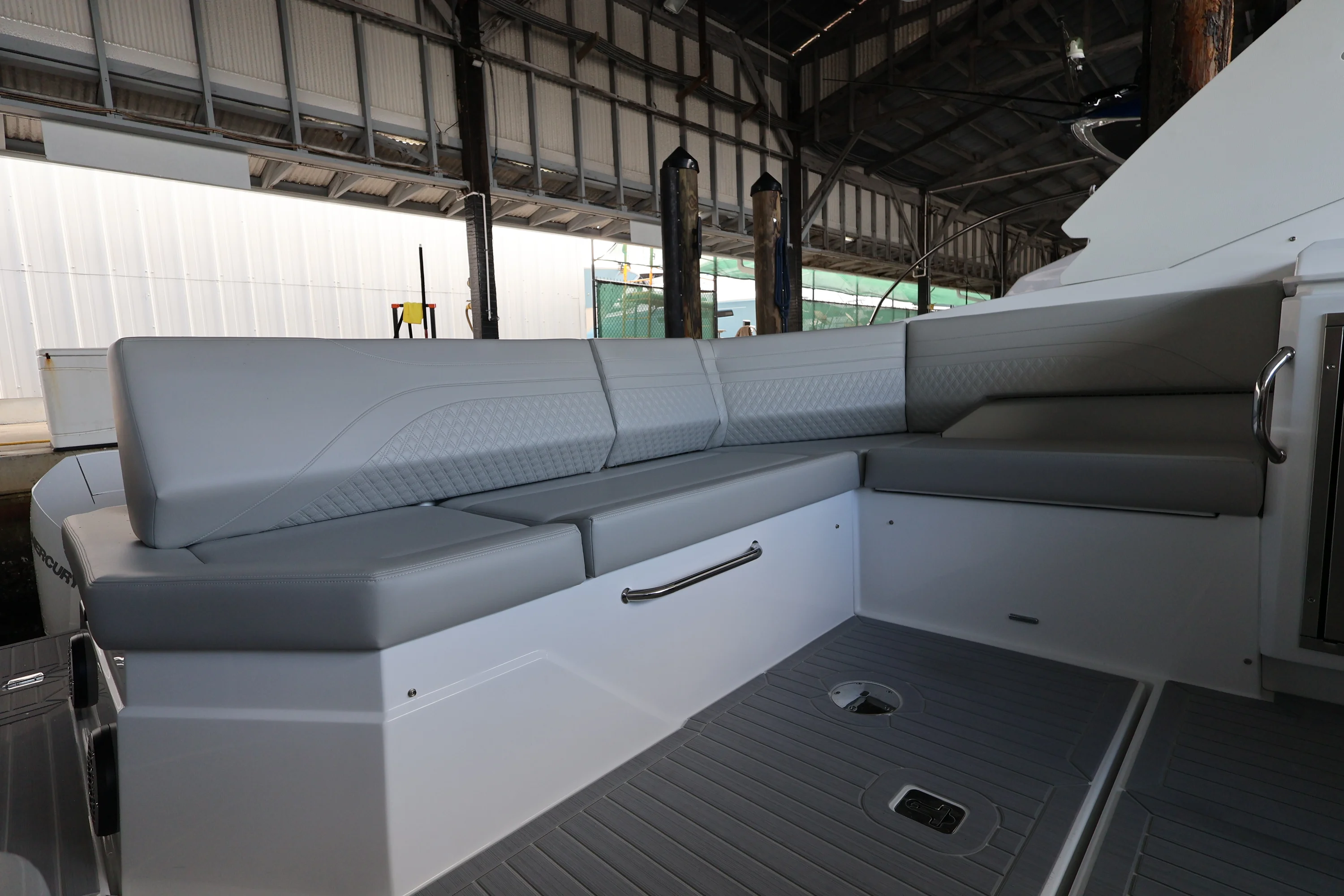 2026 Cruisers Yachts 38 GLS Outboard Image Thumbnail #19