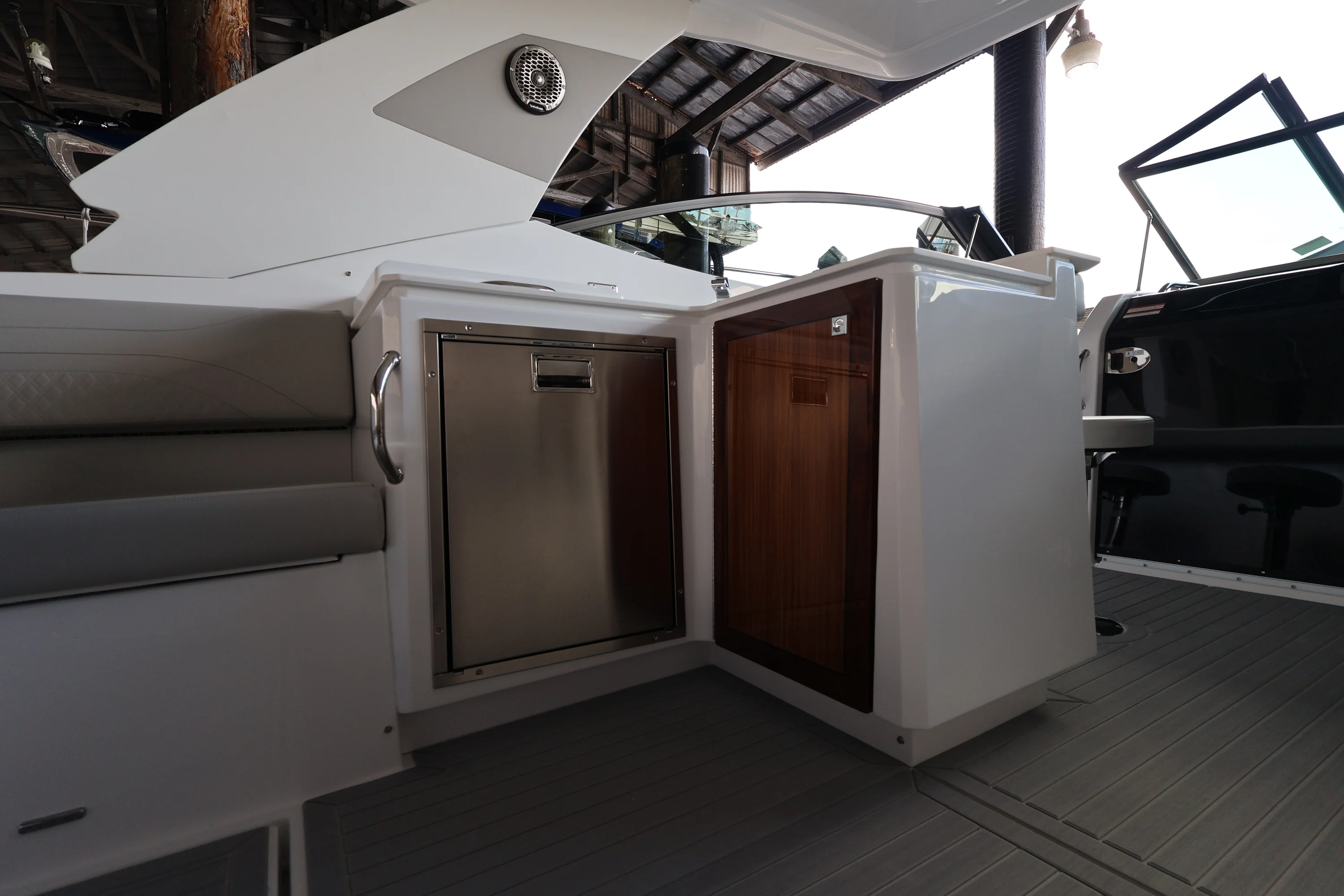 2026 Cruisers Yachts 38 GLS Outboard Image Thumbnail #20