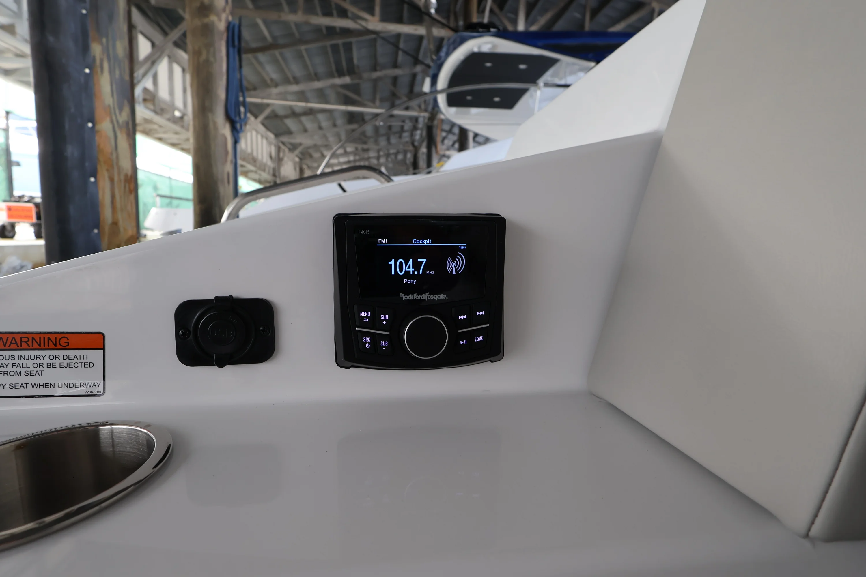 2026 Cruisers Yachts 38 GLS Outboard Image Thumbnail #14