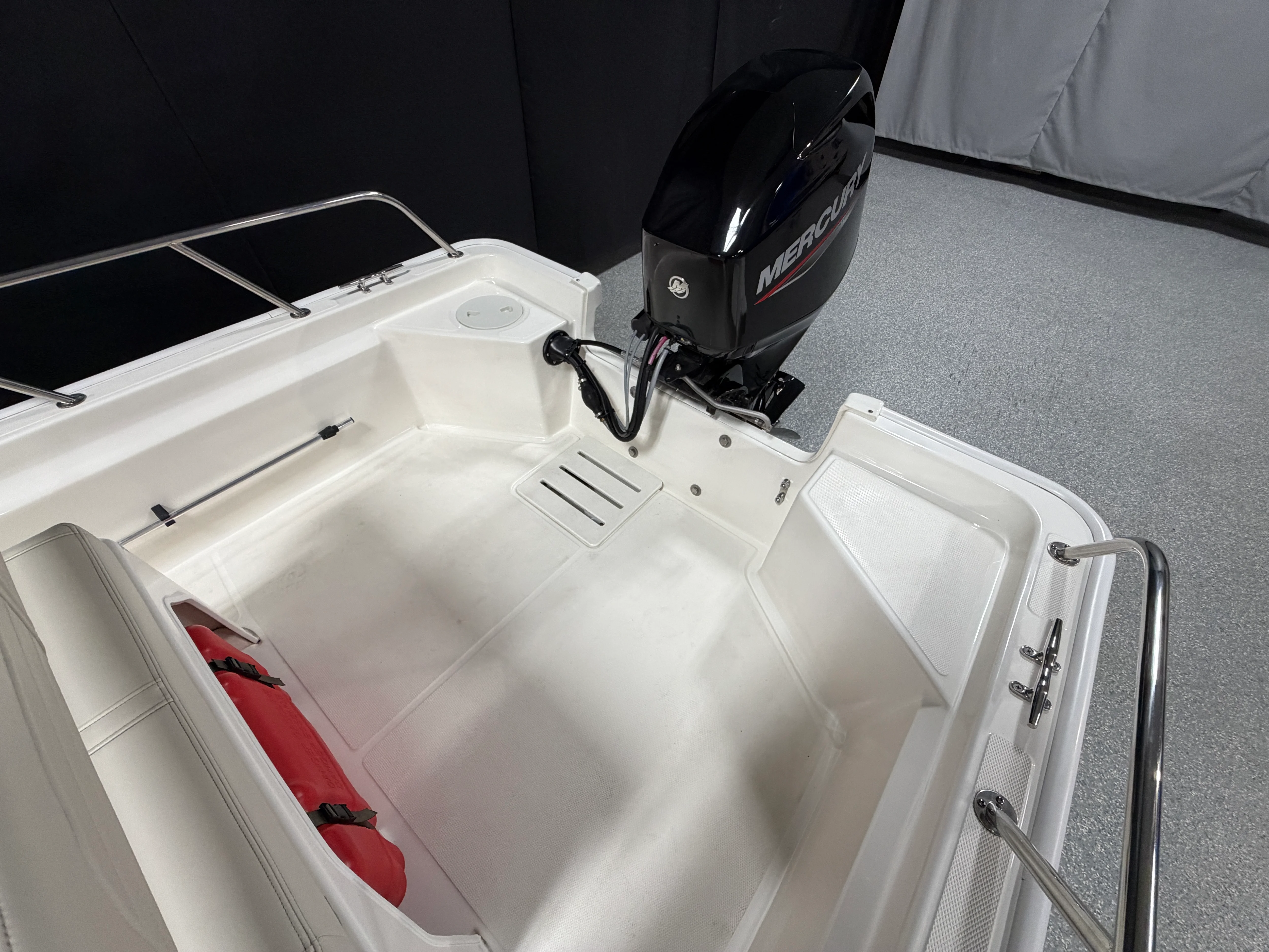 2022 Boston Whaler 150 Montauk Image Thumbnail #15