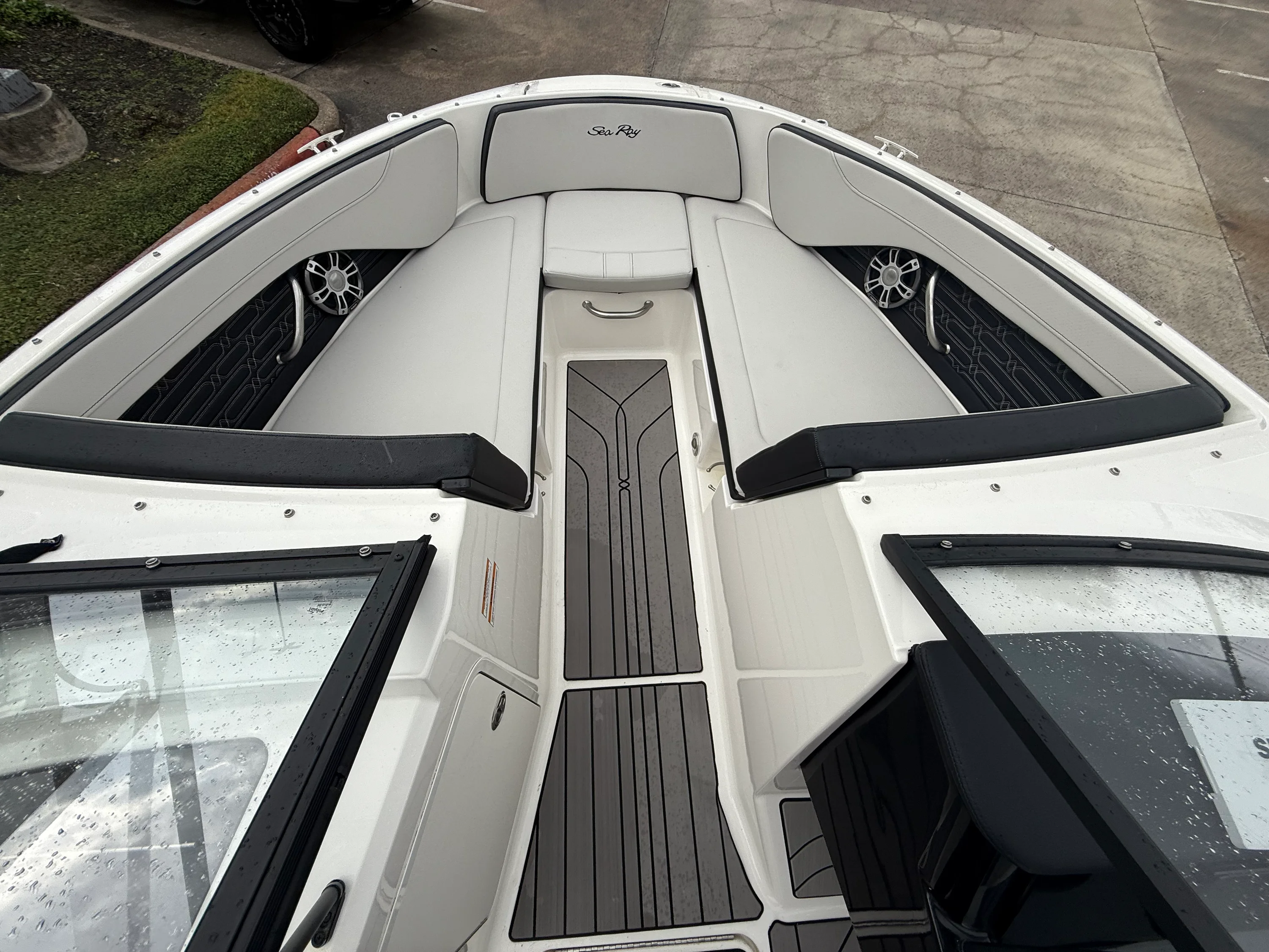 2024 Sea Ray 210 SPX Outboard Image Thumbnail #9