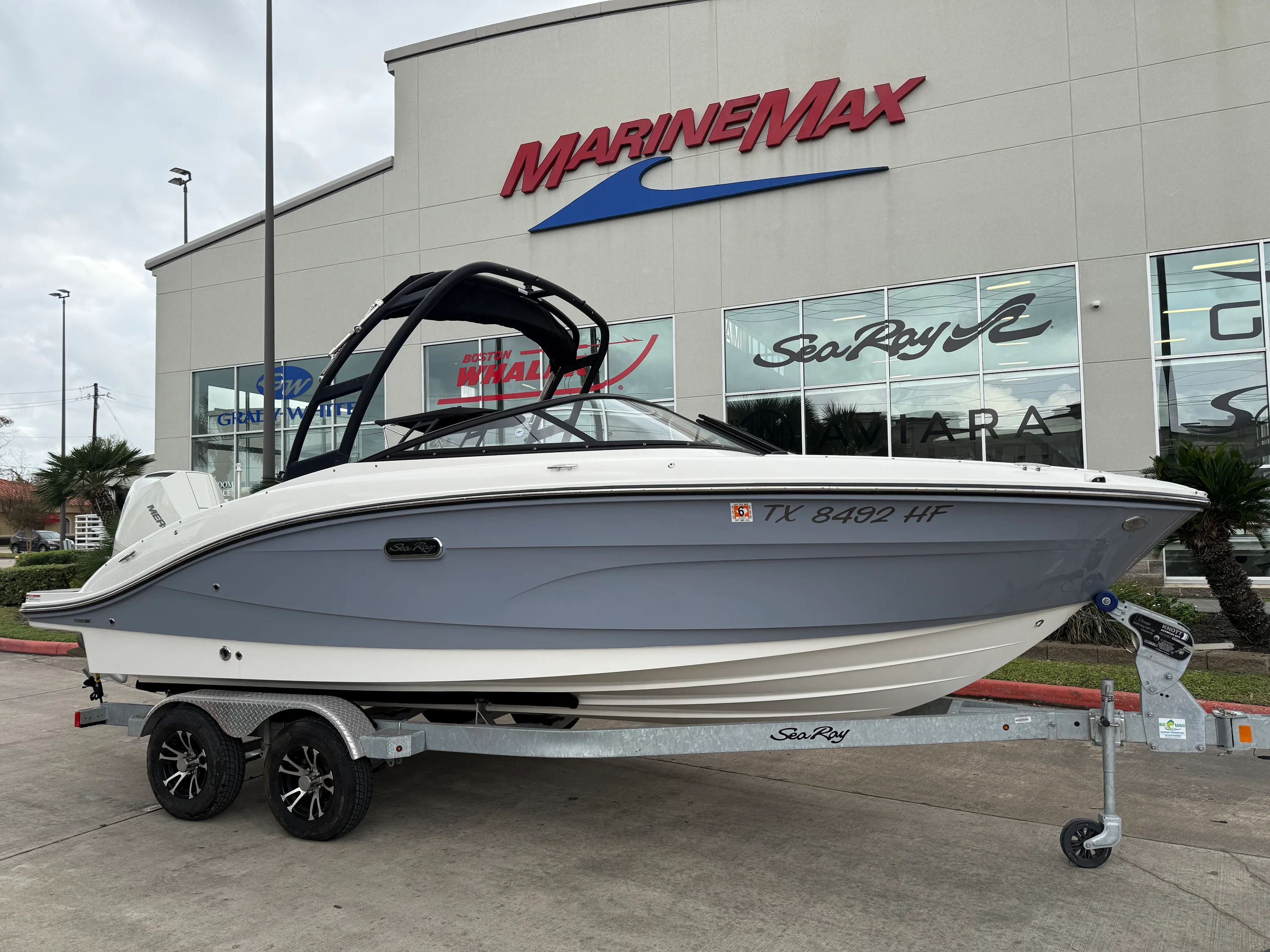 2024 Sea Ray 210 SPX Outboard Image Thumbnail #1