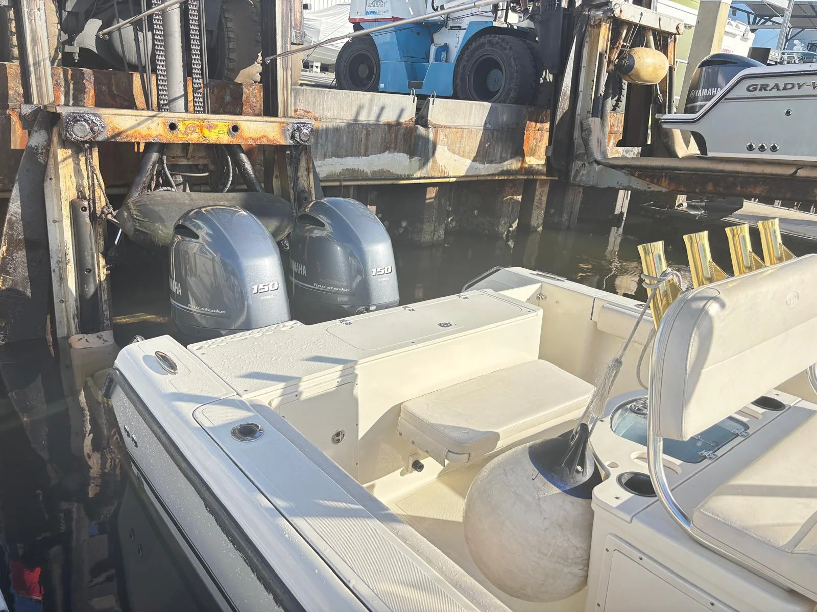 2005 Pursuit 2570 CC Image Thumbnail #13