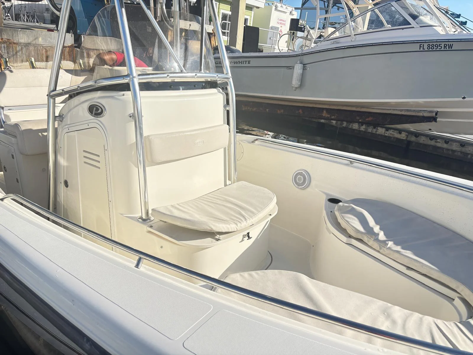 2005 Pursuit 2570 CC Image Thumbnail #9