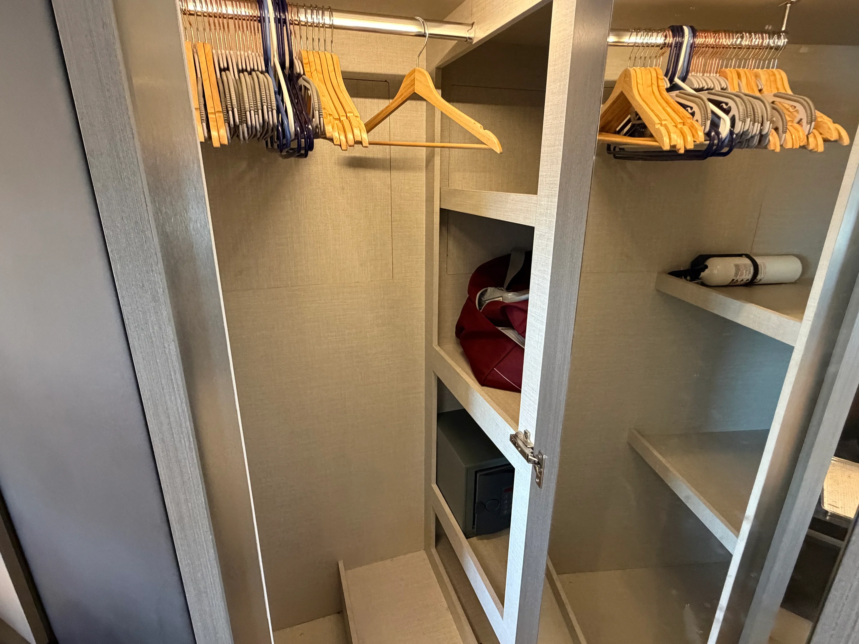 2019 Azimut S6 Image Thumbnail #29