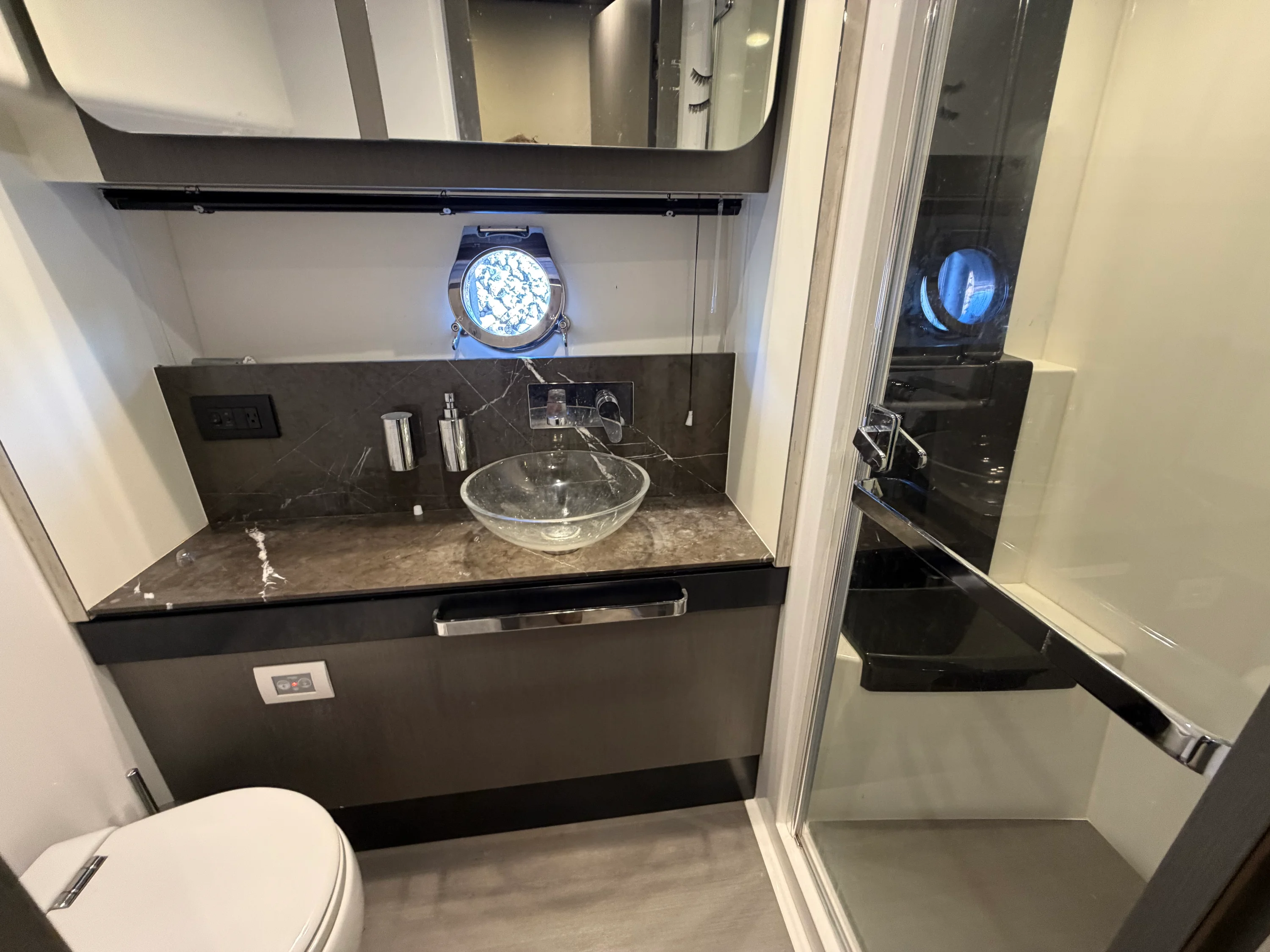 2019 Azimut S6 Image Thumbnail #30