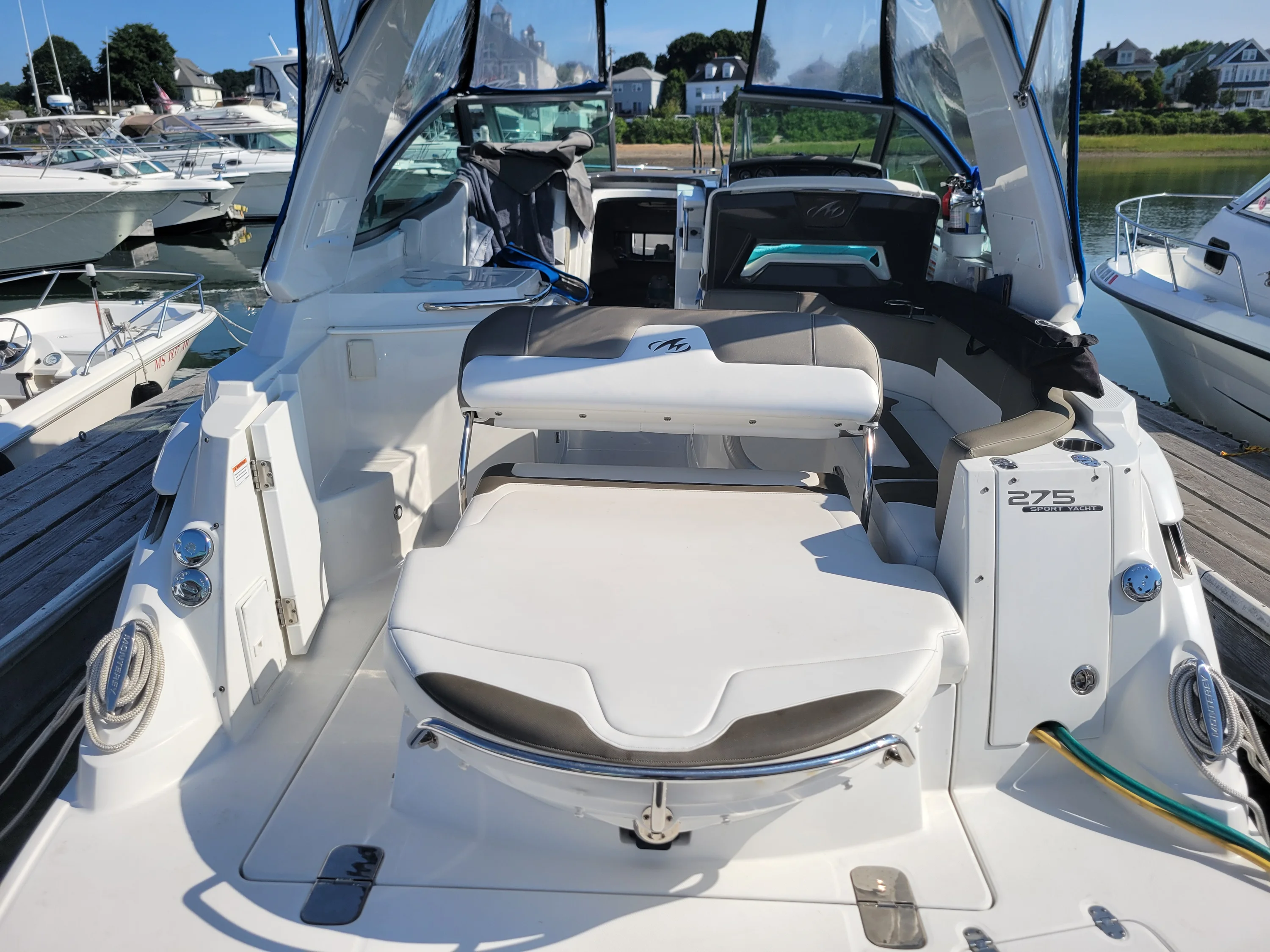 2018 Monterey 275 SPORT YACHT Image Thumbnail #3