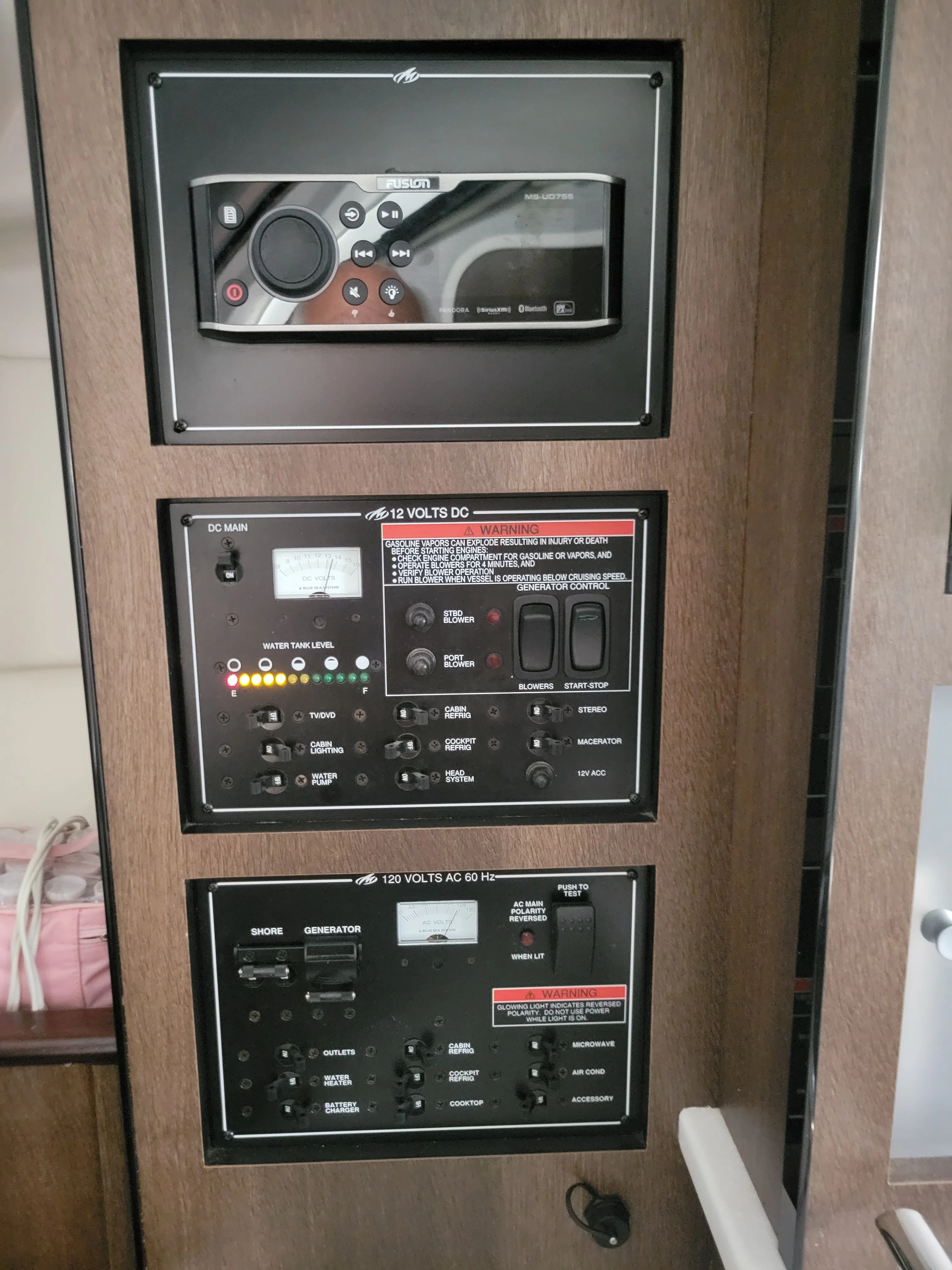 2018 Monterey 275 SPORT YACHT Image Thumbnail #9