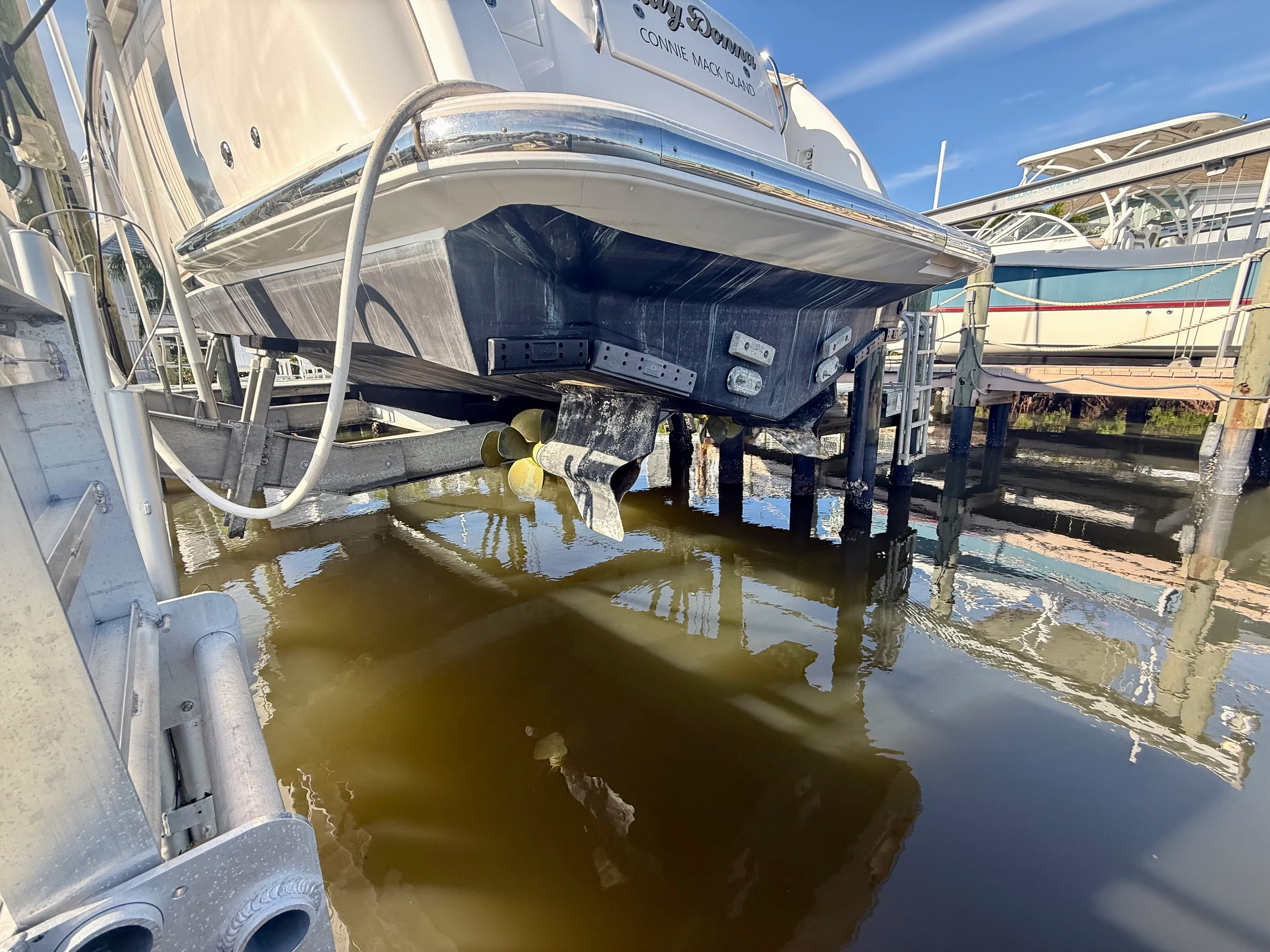 2008 Tiara Yachts 3500 SOVRAN Image Thumbnail #6