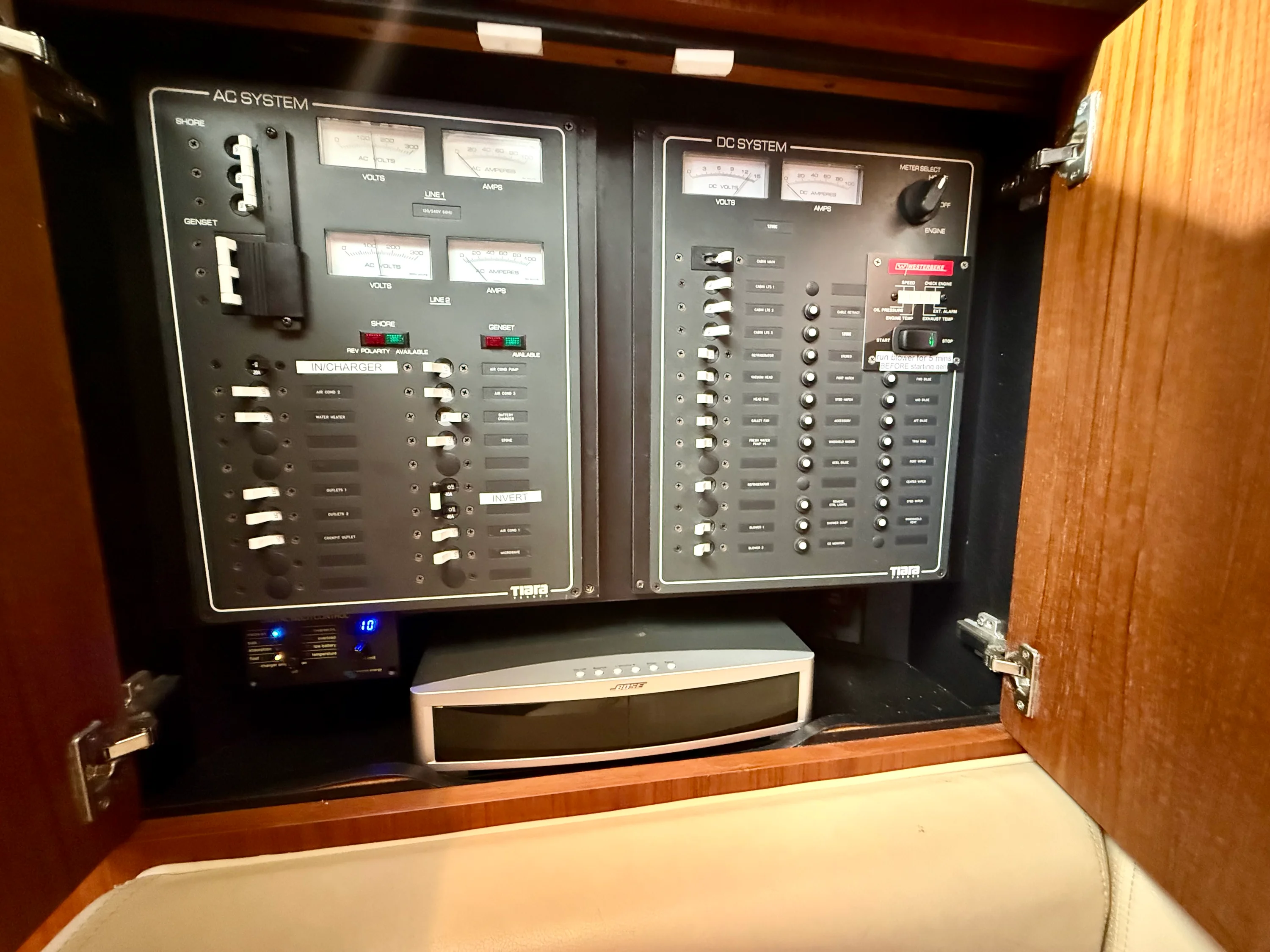 2008 Tiara Yachts 3500 SOVRAN Image Thumbnail #61