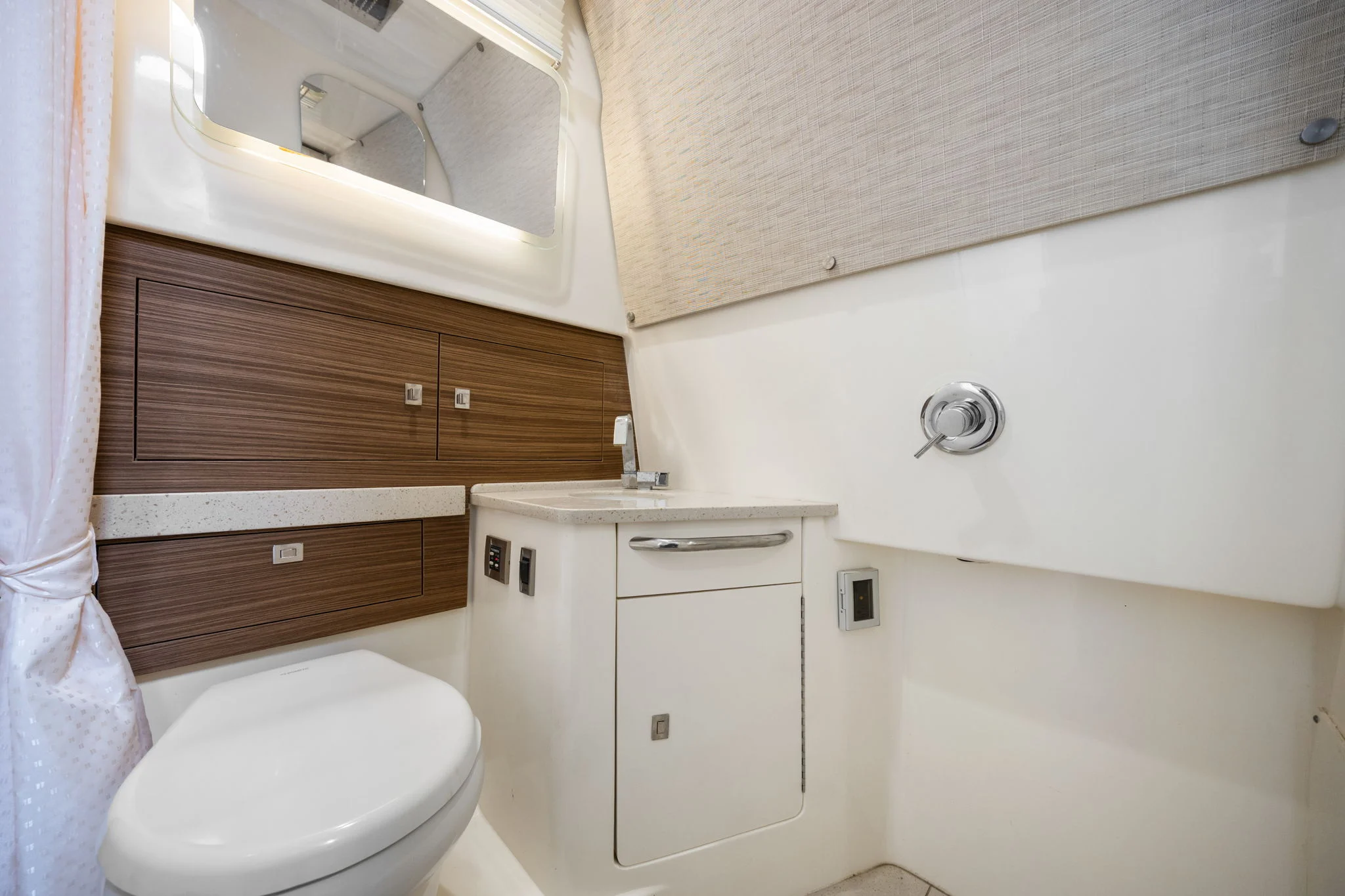 2020 Boston Whaler 420 OUTRAGE Image Thumbnail #24