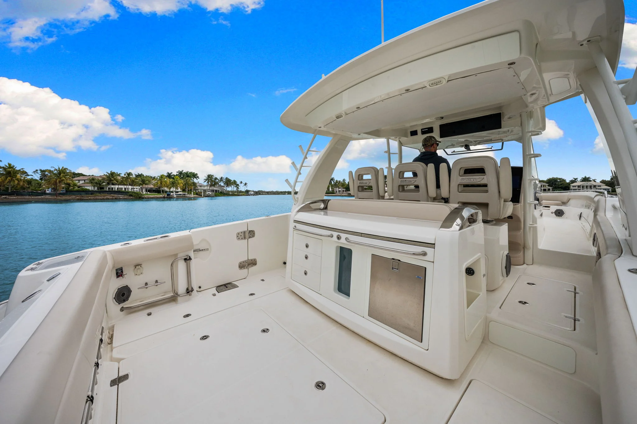 2020 Boston Whaler 420 OUTRAGE Image Thumbnail #40