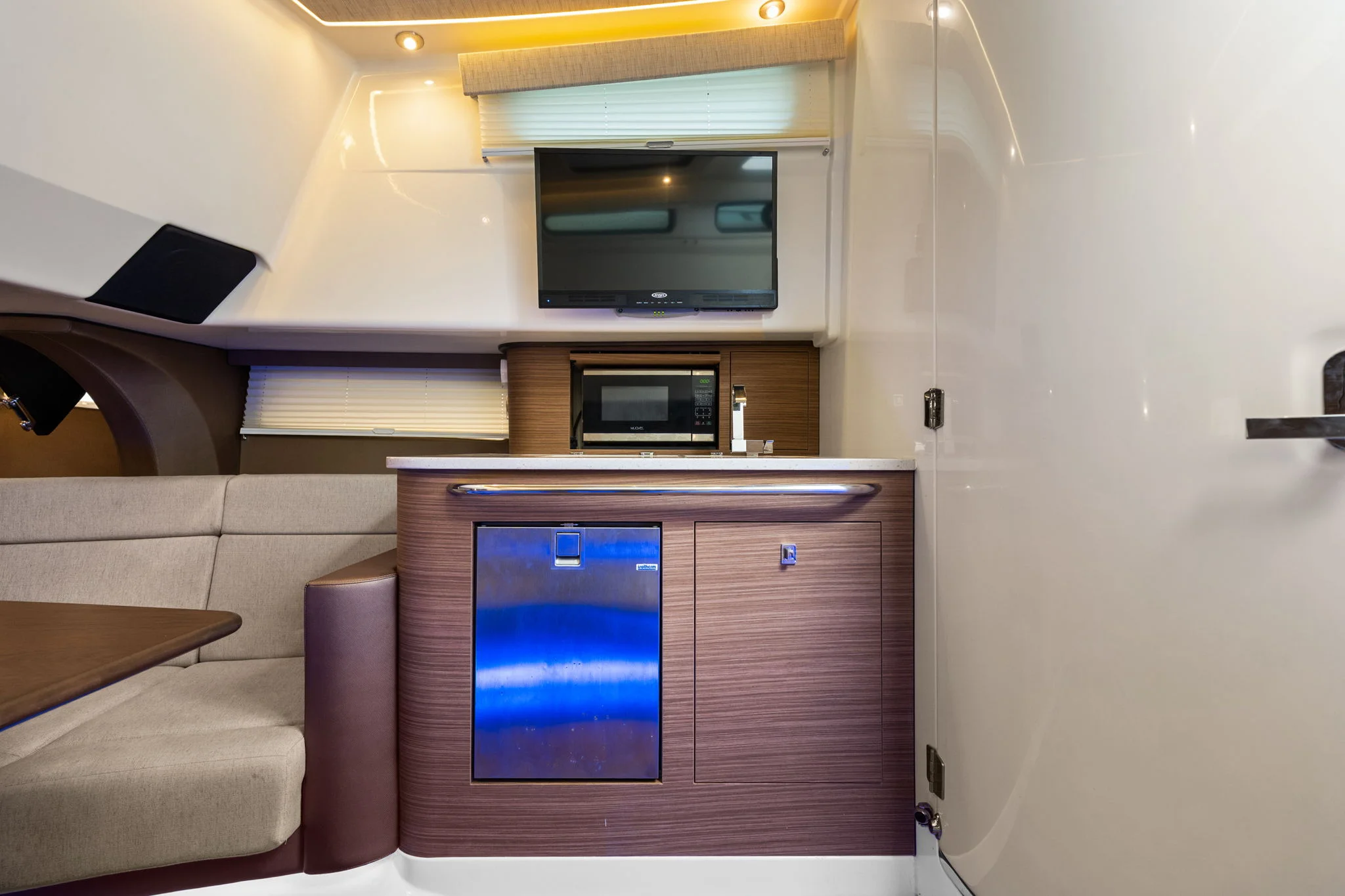 2020 Boston Whaler 420 OUTRAGE Image Thumbnail #28