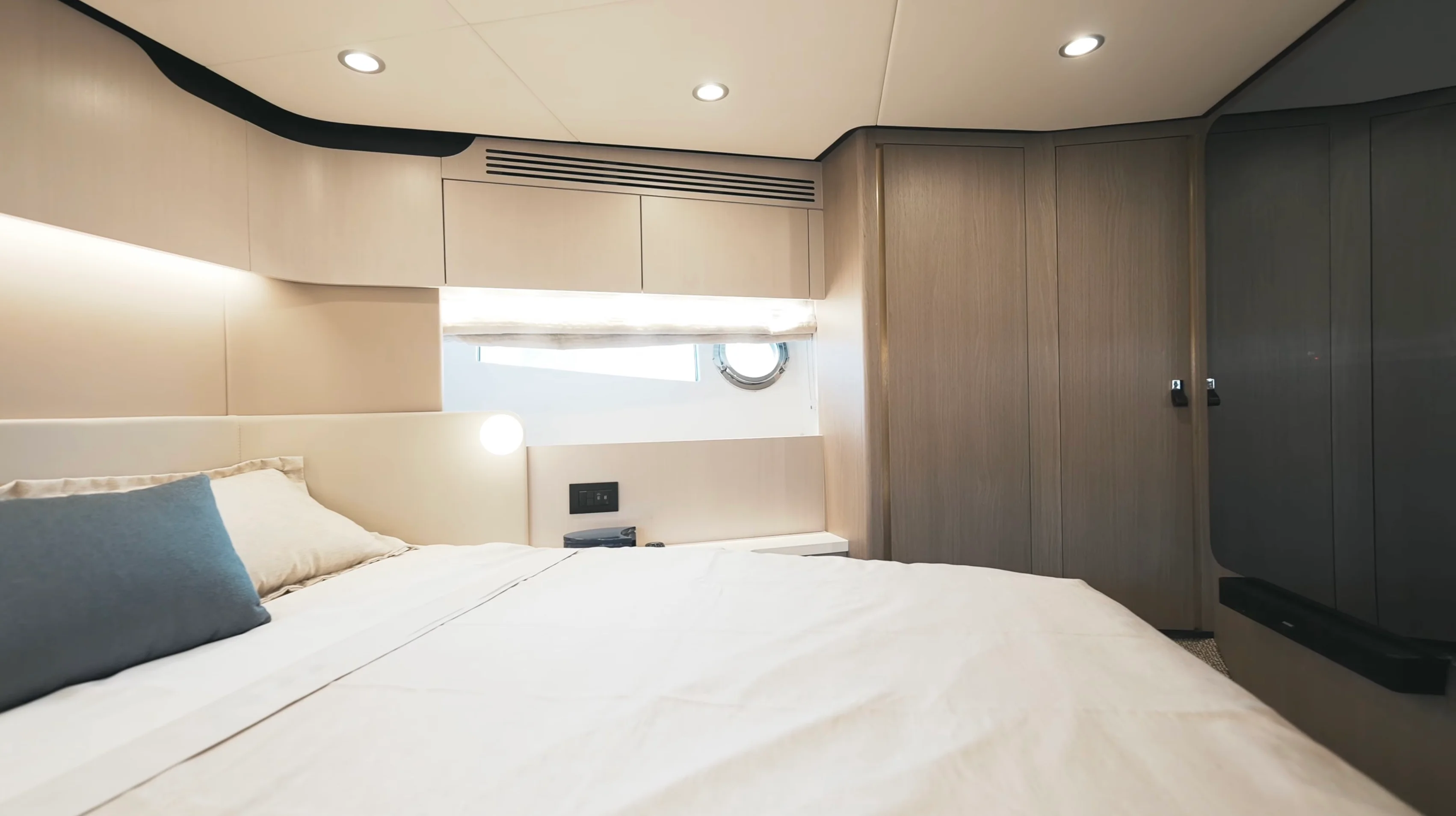 2022 Azimut 60 FLY Image Thumbnail #25