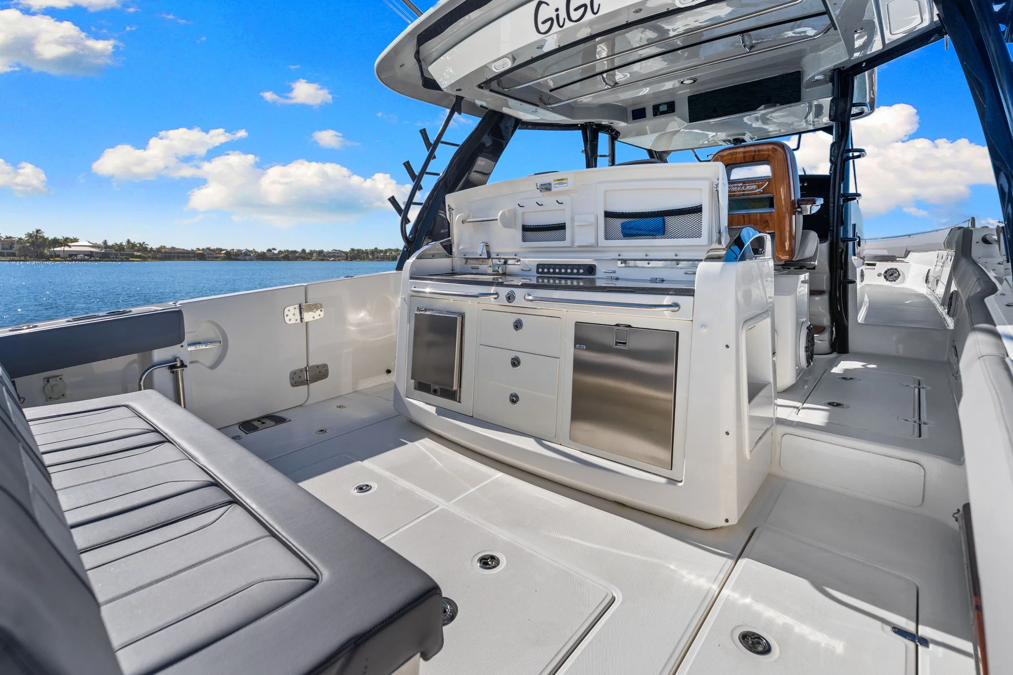 2023 Boston Whaler 420 OUTRAGE Image Thumbnail #35