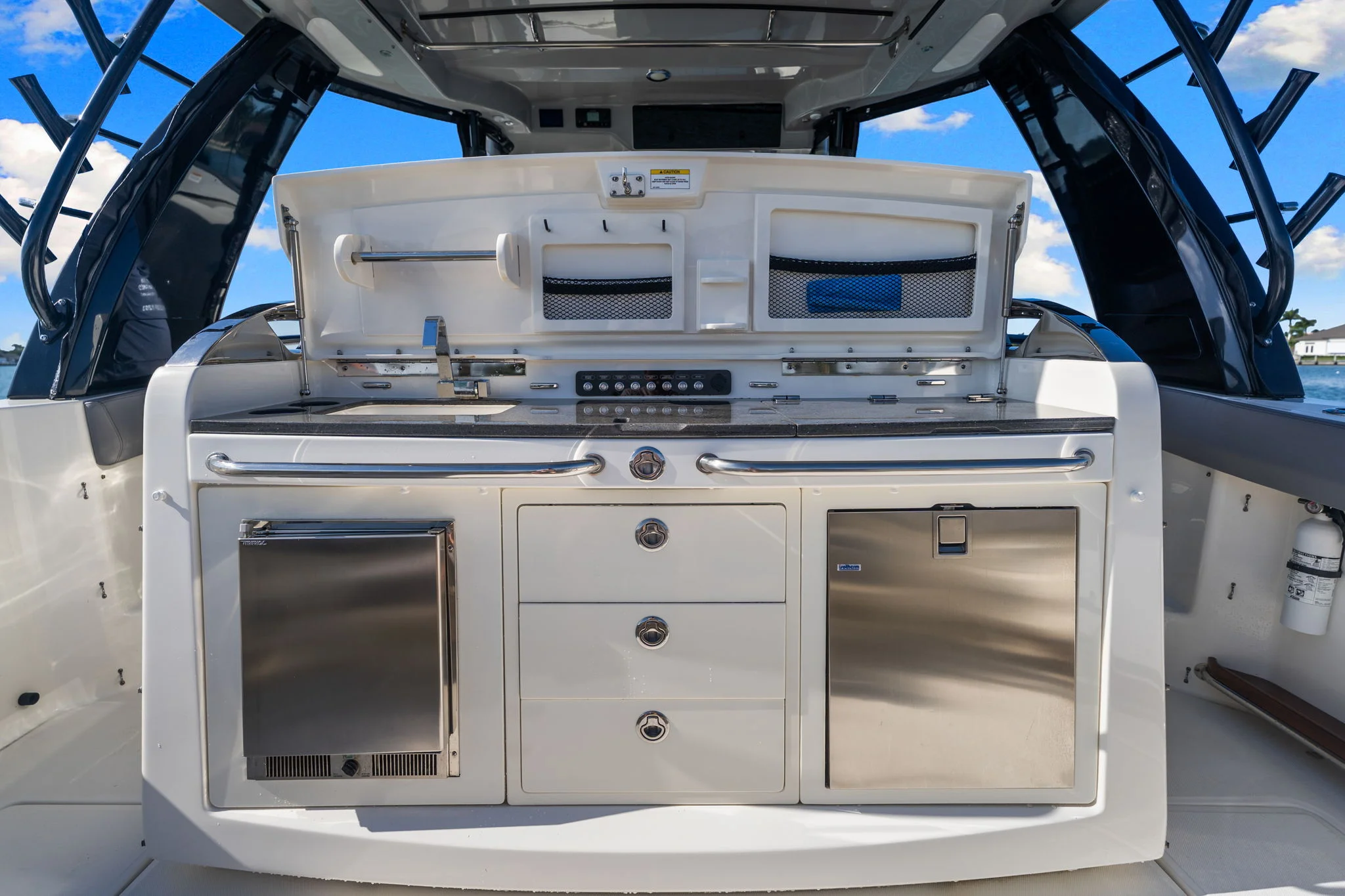 2023 Boston Whaler 420 OUTRAGE Image Thumbnail #33