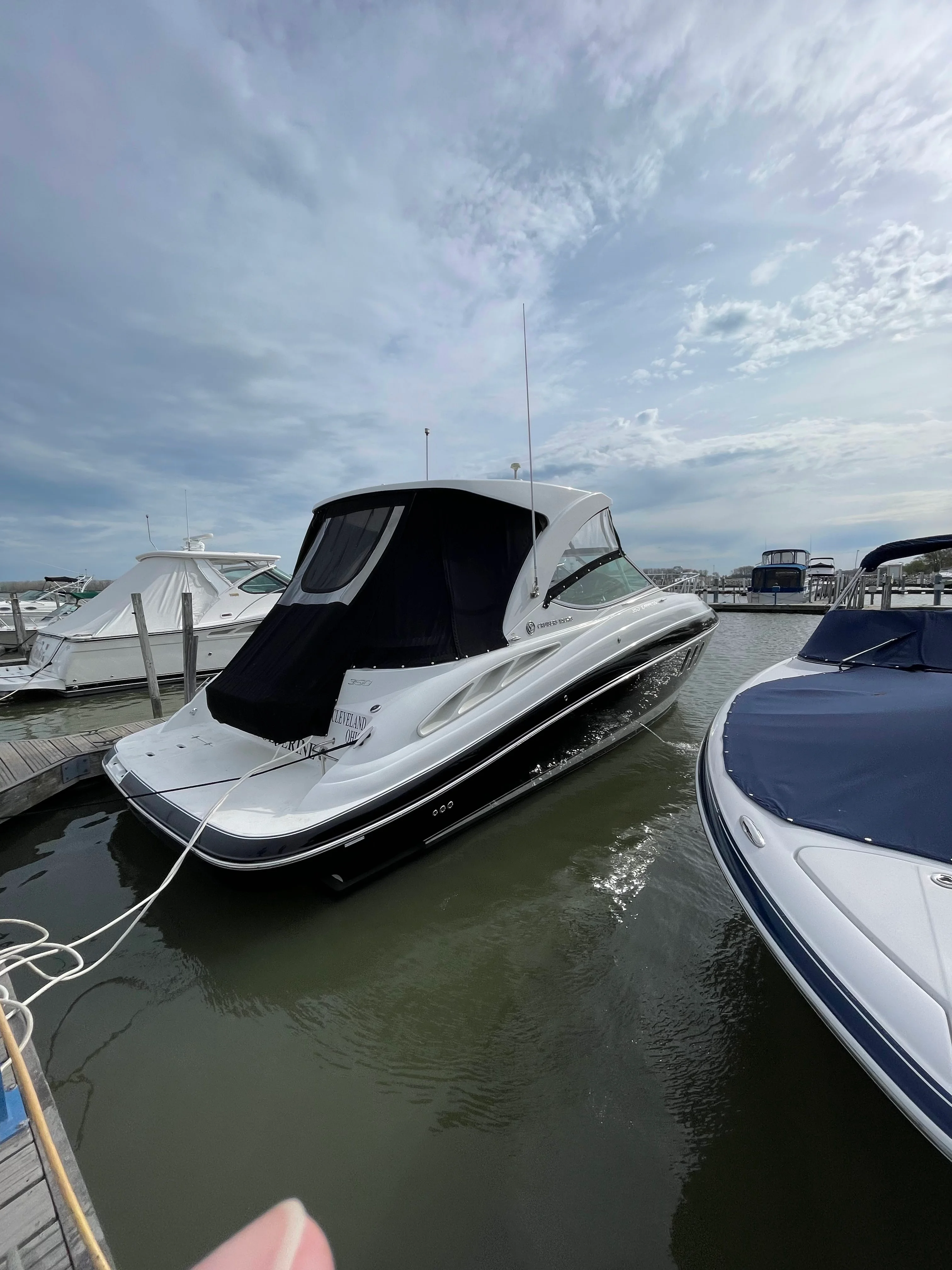 2015 Cruisers Yachts 350 EX Image Thumbnail #3