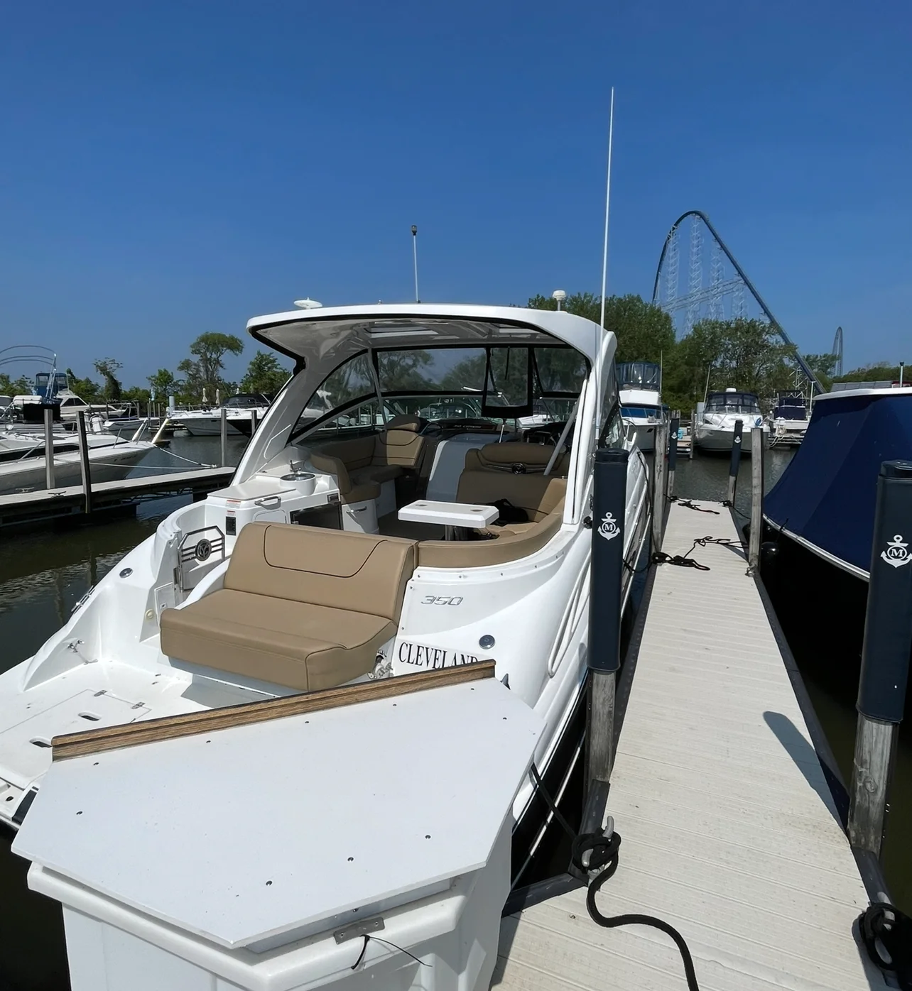 2015 Cruisers Yachts 350 EX Image Thumbnail #10