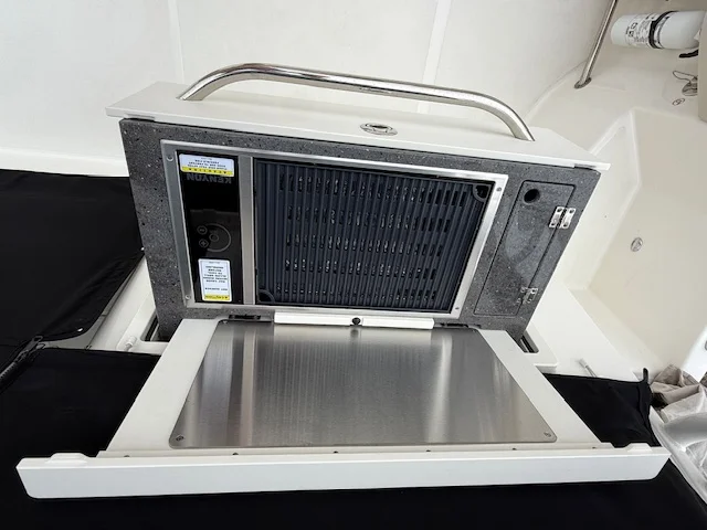 2022 Boston Whaler 325 CQ Image Thumbnail #15