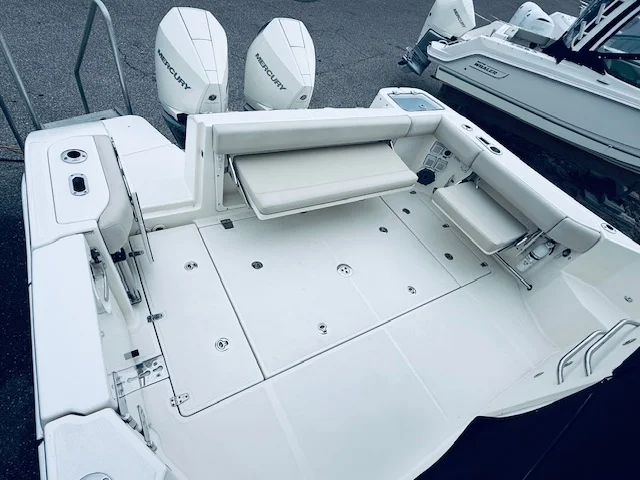 2022 Boston Whaler 325 CQ Image Thumbnail #5