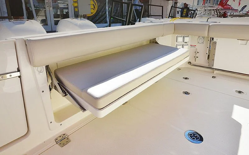 2022 Boston Whaler 325 CQ Image Thumbnail #23