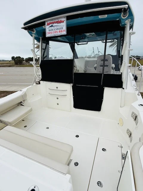 2022 Boston Whaler 325 CQ Image Thumbnail #3