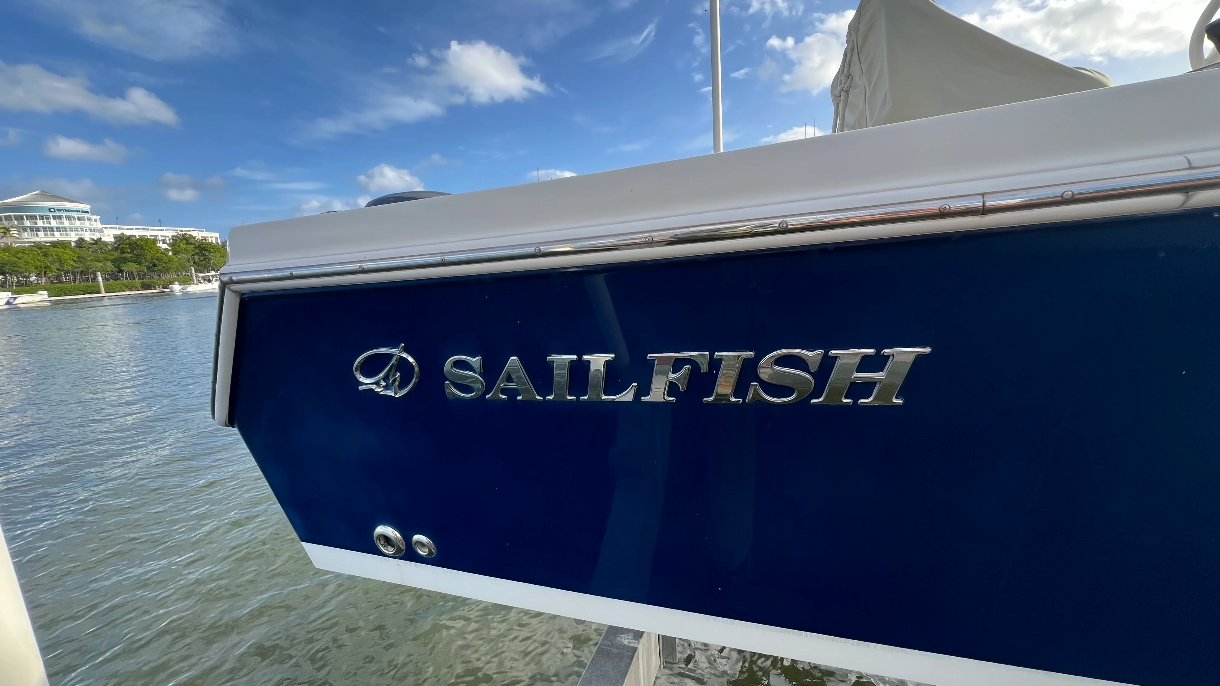 2015 Sailfish 220 CC Image Thumbnail #3