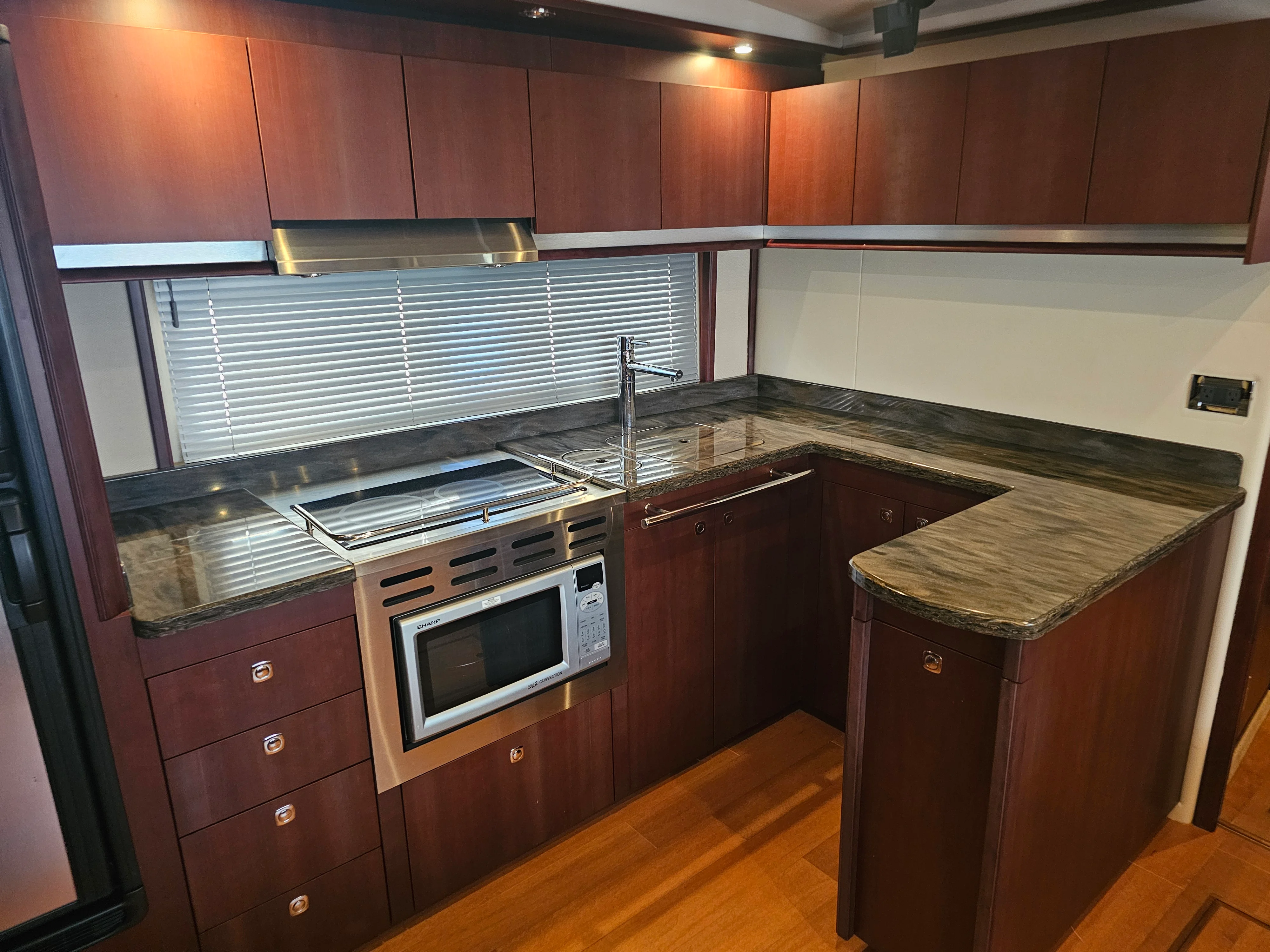 2012 Sea Ray 500 SUNDANCER Image Thumbnail #31