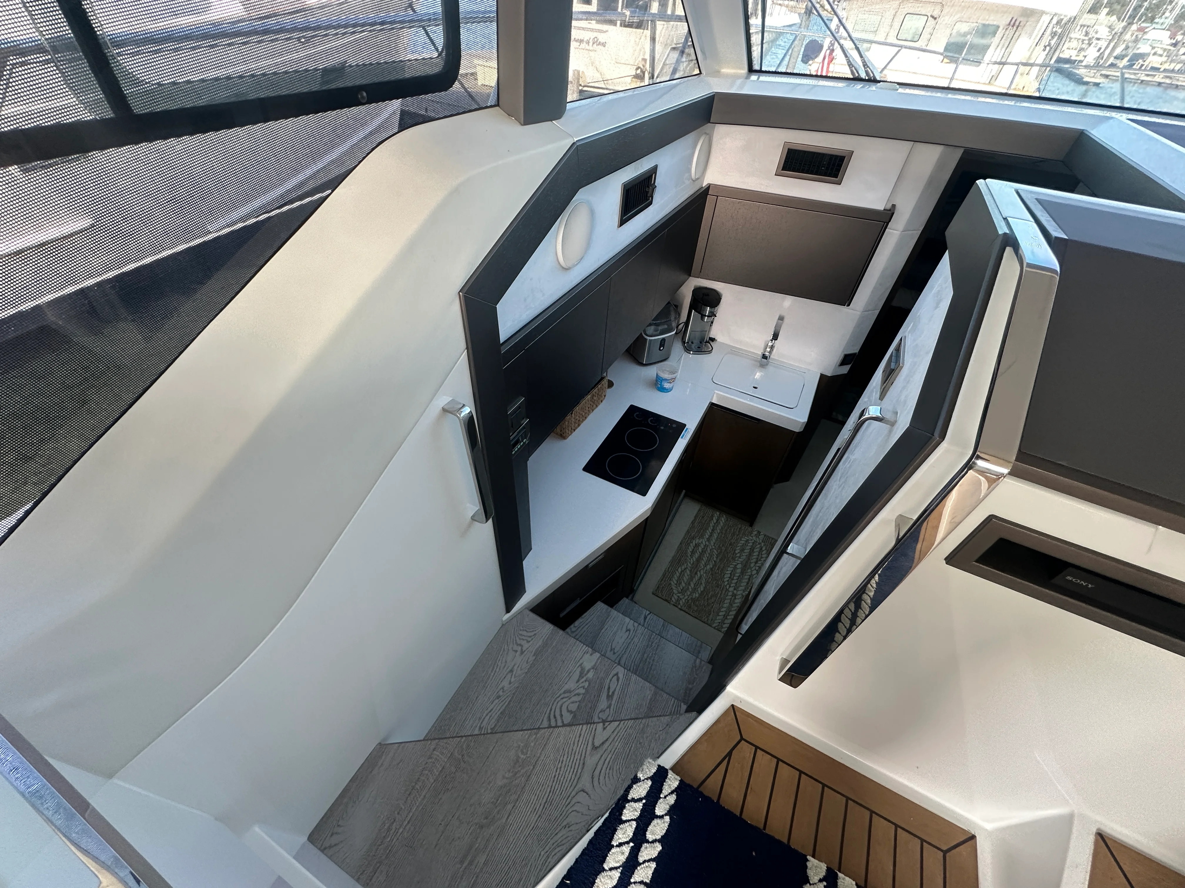 2020 Galeon 425 HTS Image Thumbnail #8