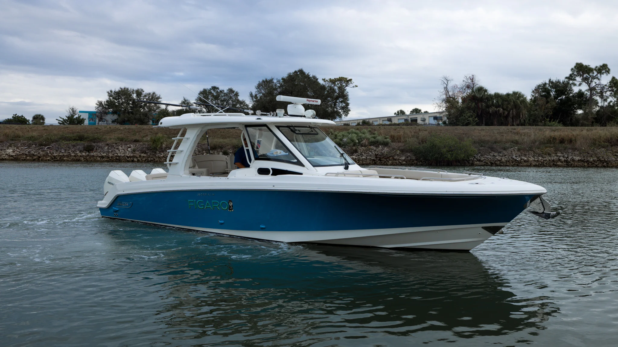2023 Boston Whaler 350 REALM Image Thumbnail #3