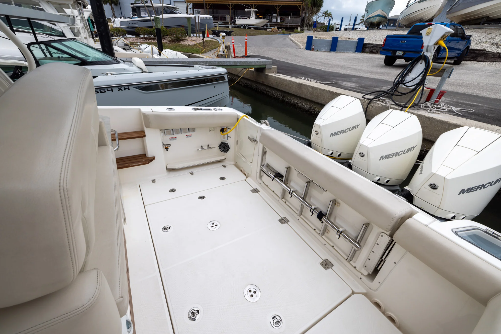 2023 Boston Whaler 350 REALM Image Thumbnail #17