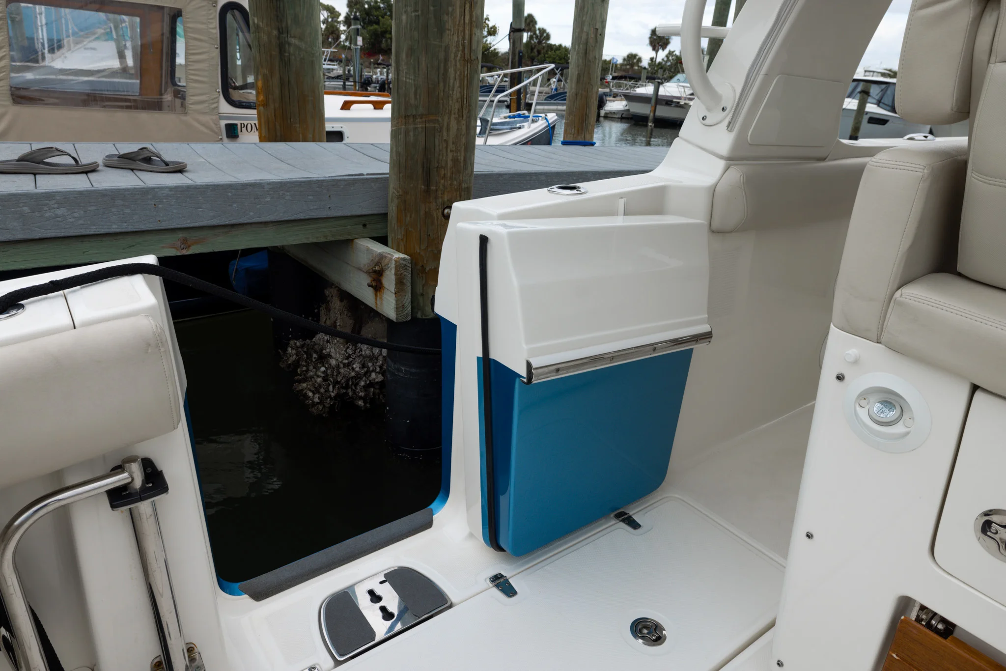 2023 Boston Whaler 350 REALM Image Thumbnail #30