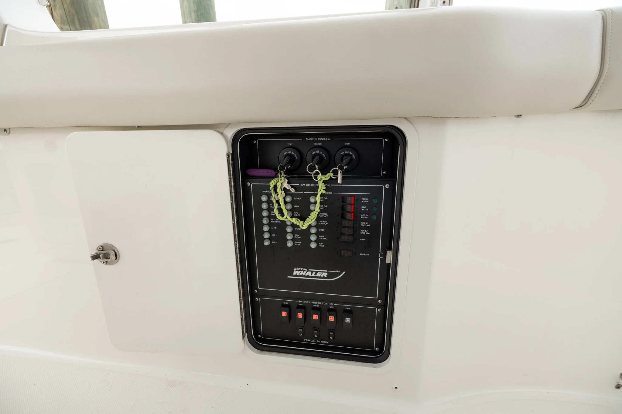 2023 Boston Whaler 350 REALM Image Thumbnail #35