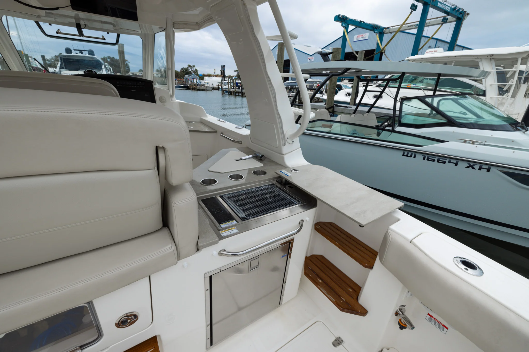 2023 Boston Whaler 350 REALM Image Thumbnail #23