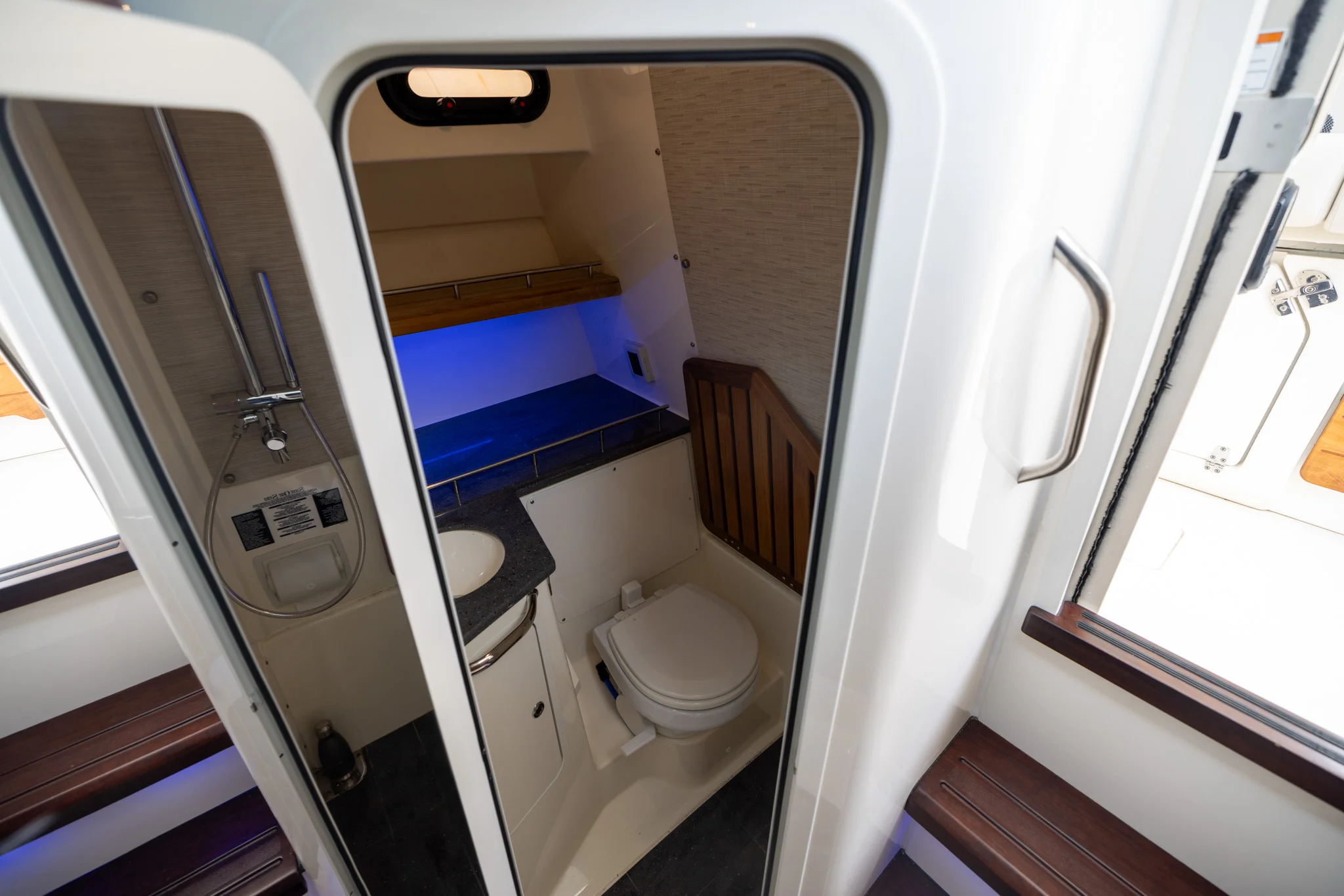 2023 Boston Whaler 350 REALM Image Thumbnail #14