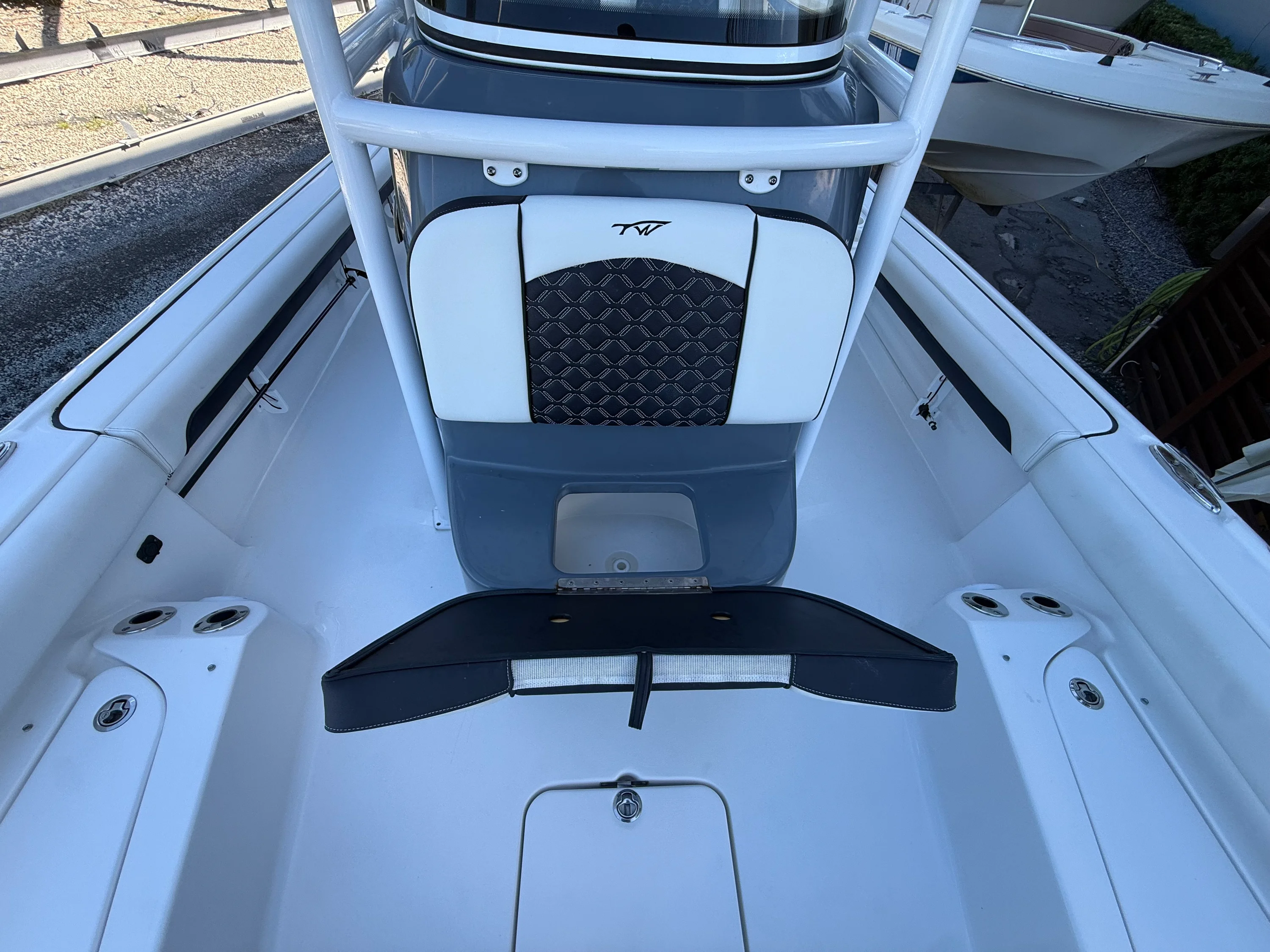 2021 Tidewater 2500 CAROLINA BAY Image Thumbnail #30