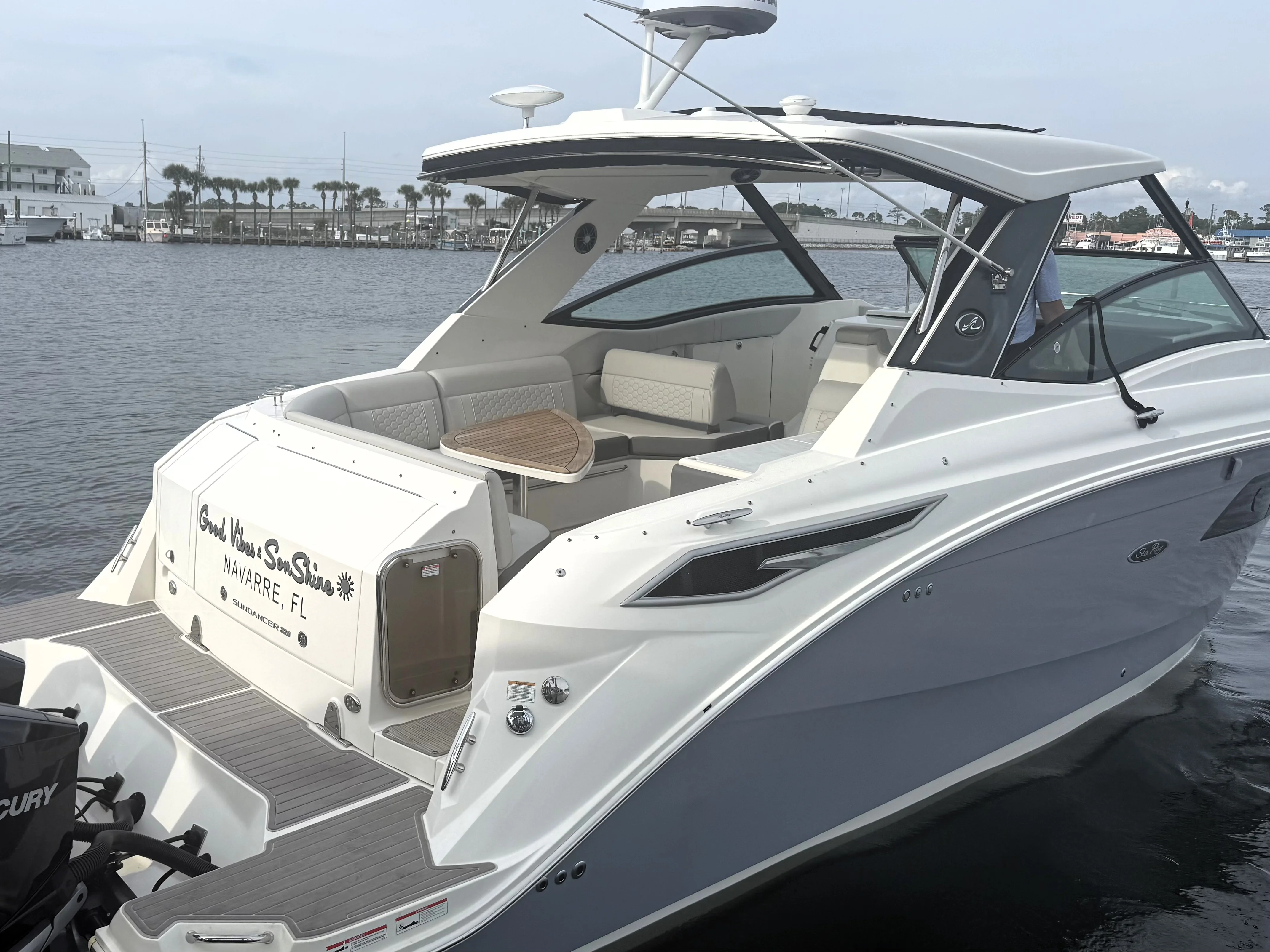 2023 Sea Ray 320 SUNDANCER Image Thumbnail #10