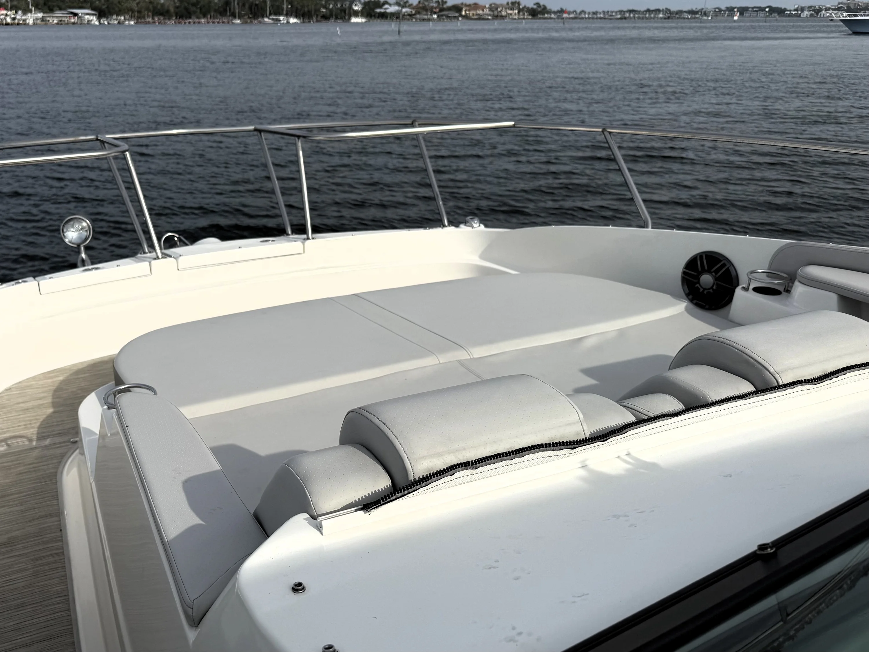 2023 Sea Ray 320 SUNDANCER Image Thumbnail #23