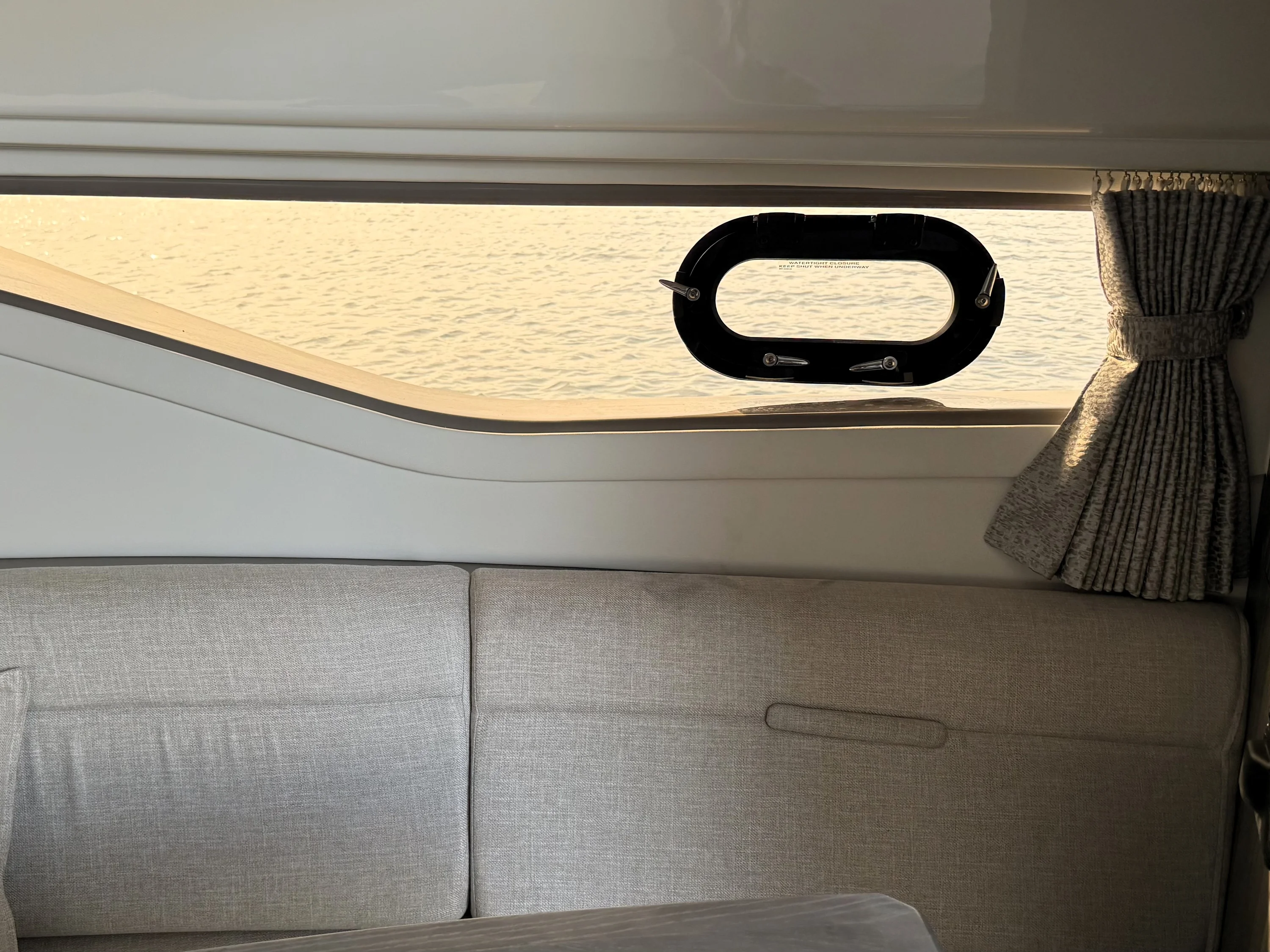 2023 Sea Ray 320 SUNDANCER Image Thumbnail #34