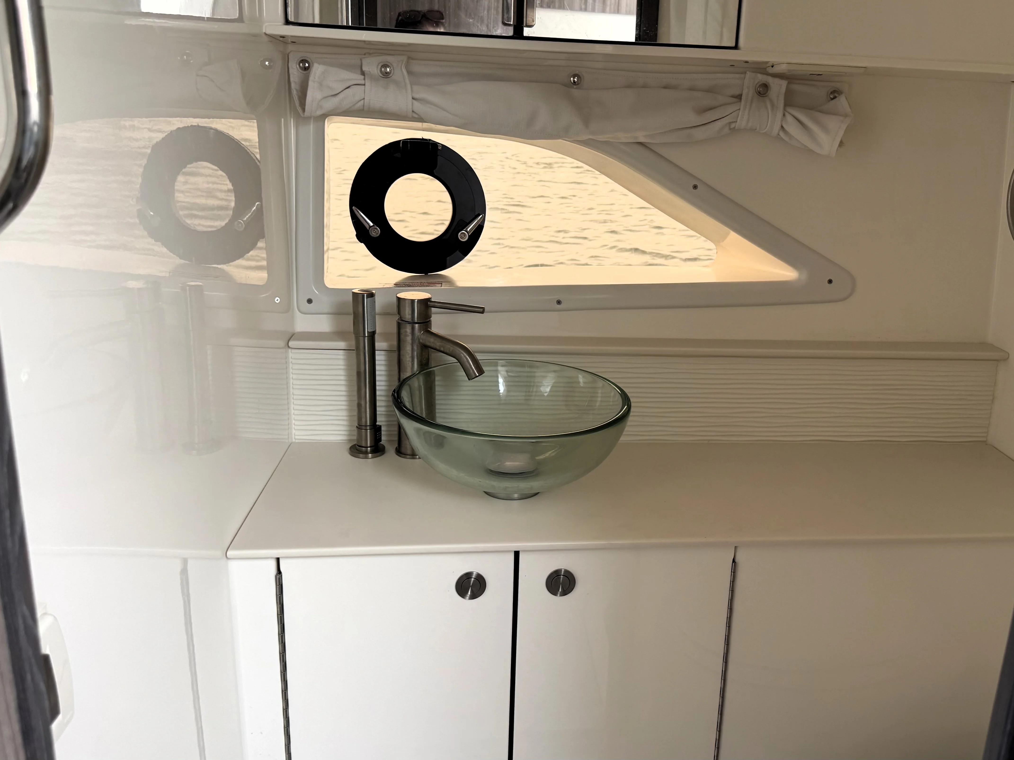 2023 Sea Ray 320 SUNDANCER Image Thumbnail #36