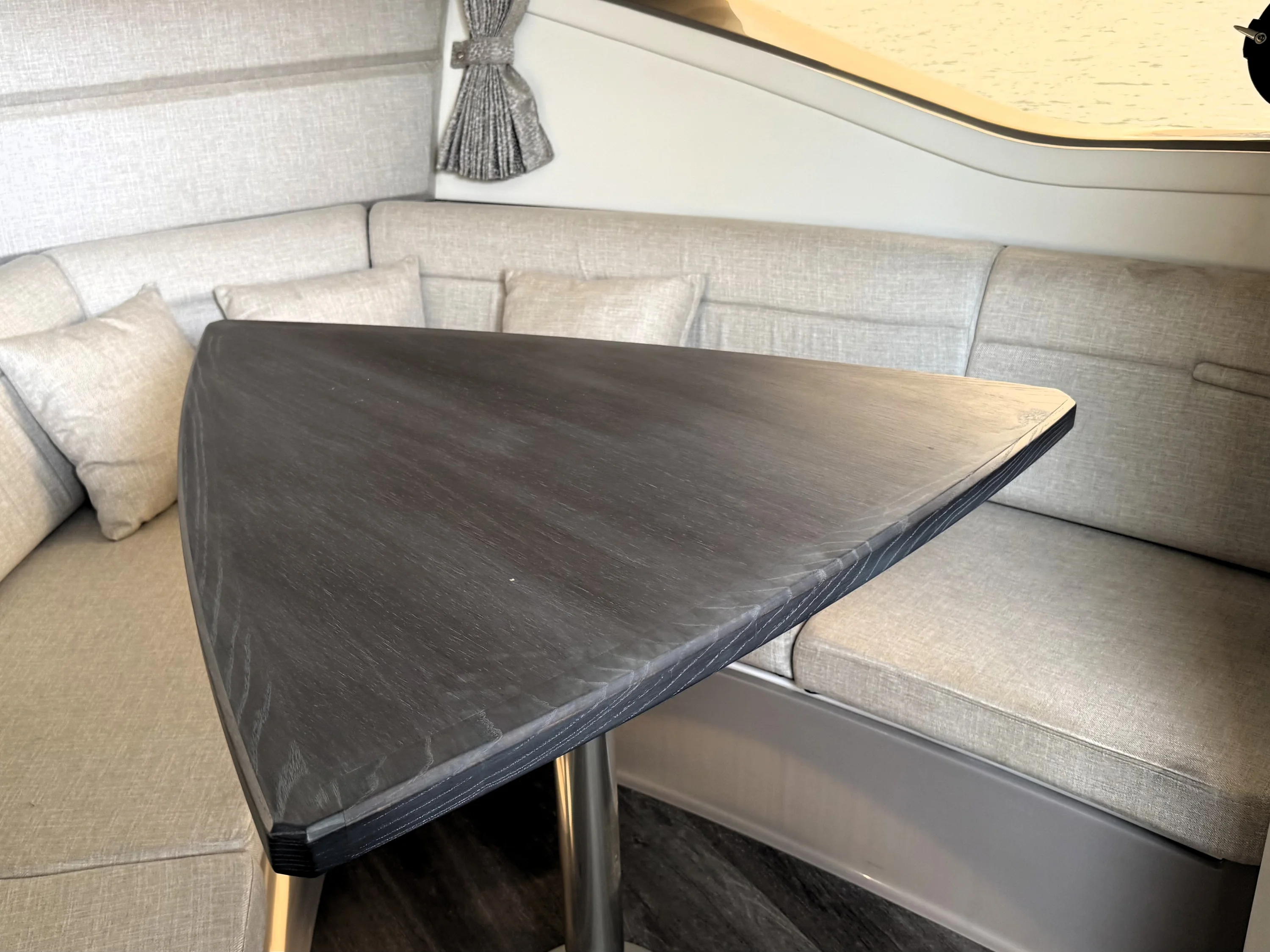 2023 Sea Ray 320 SUNDANCER Image Thumbnail #30