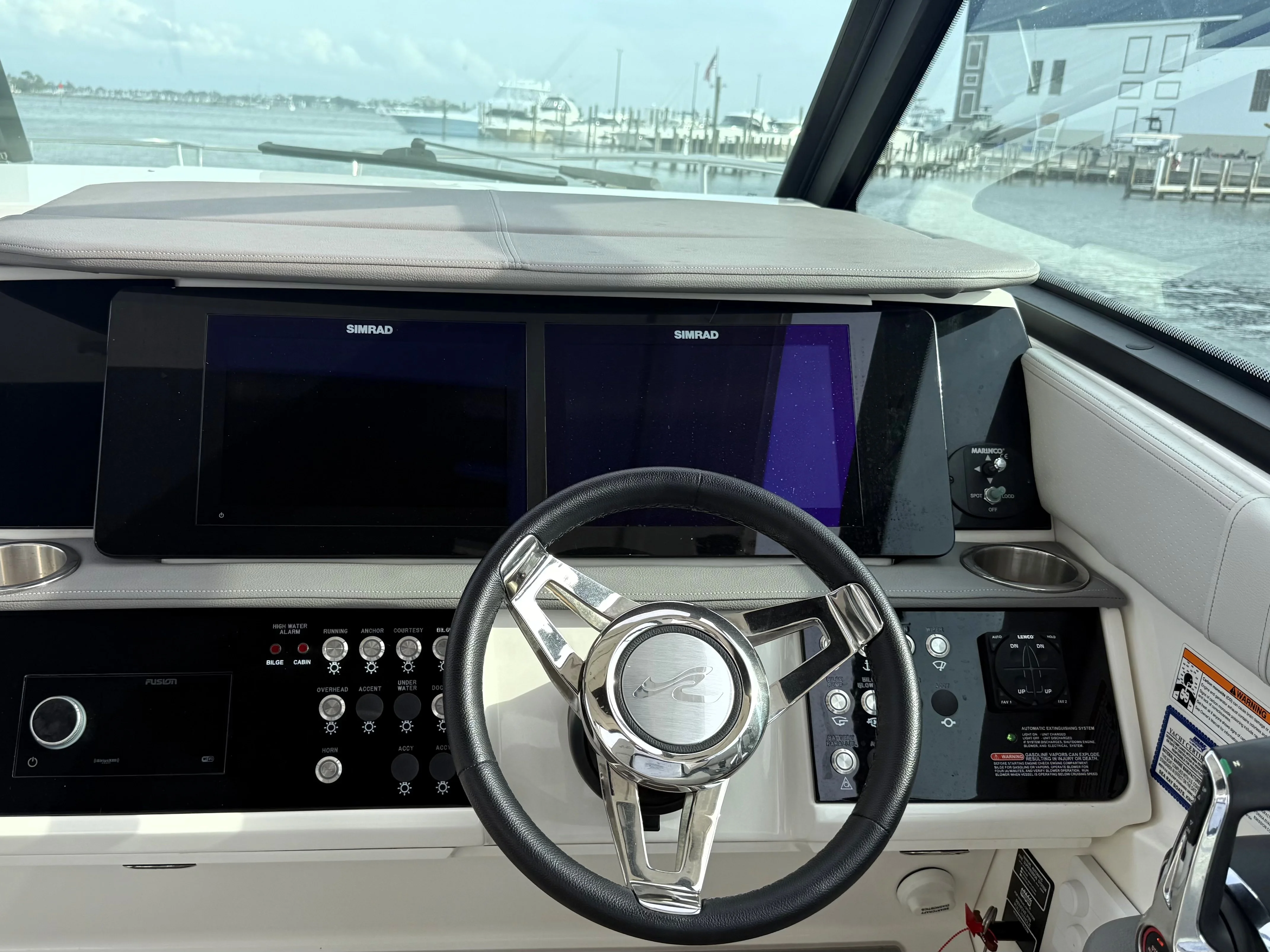 2023 Sea Ray 320 SUNDANCER Image Thumbnail #19