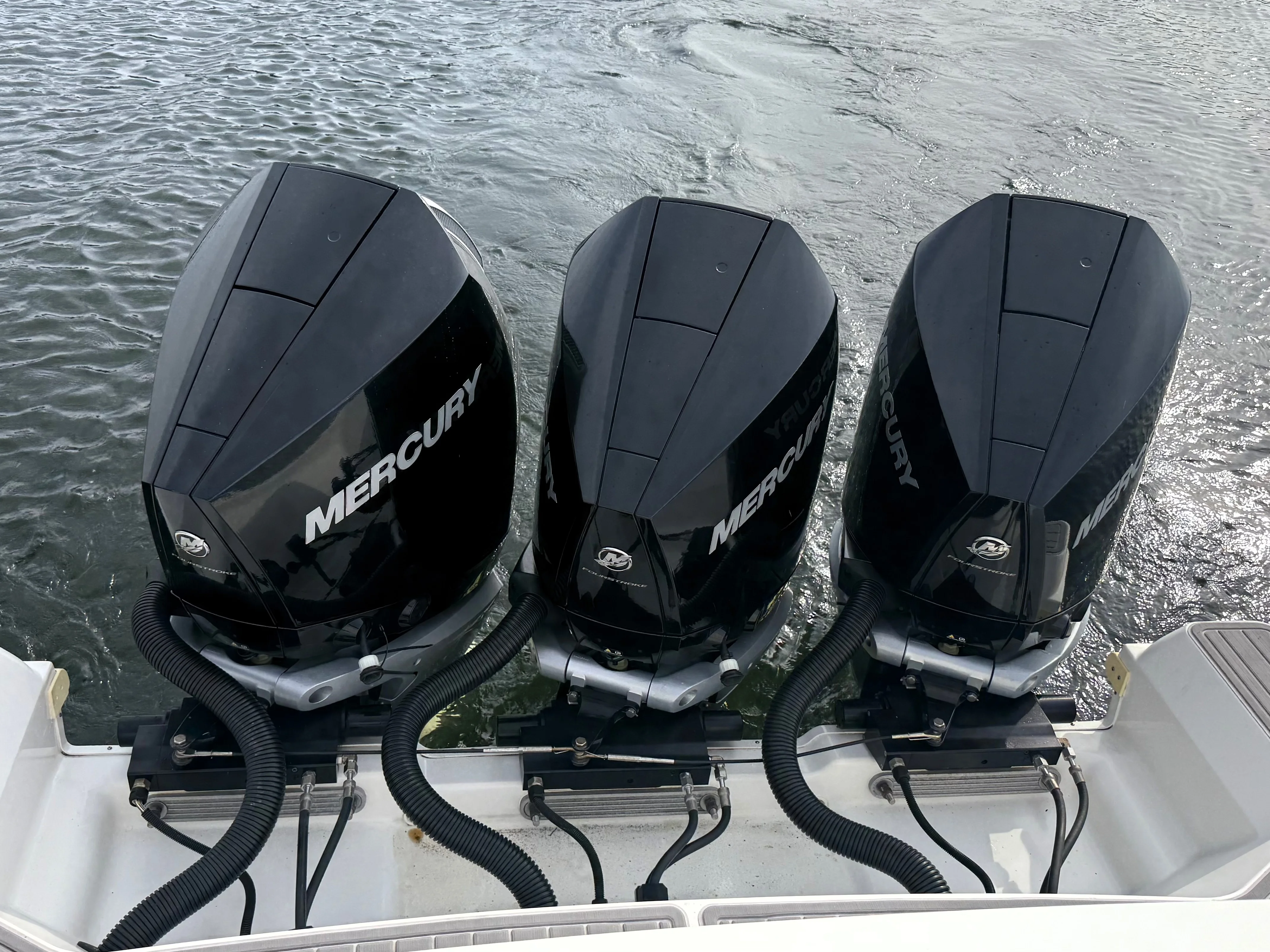 2023 Sea Ray 320 SUNDANCER Image Thumbnail #11