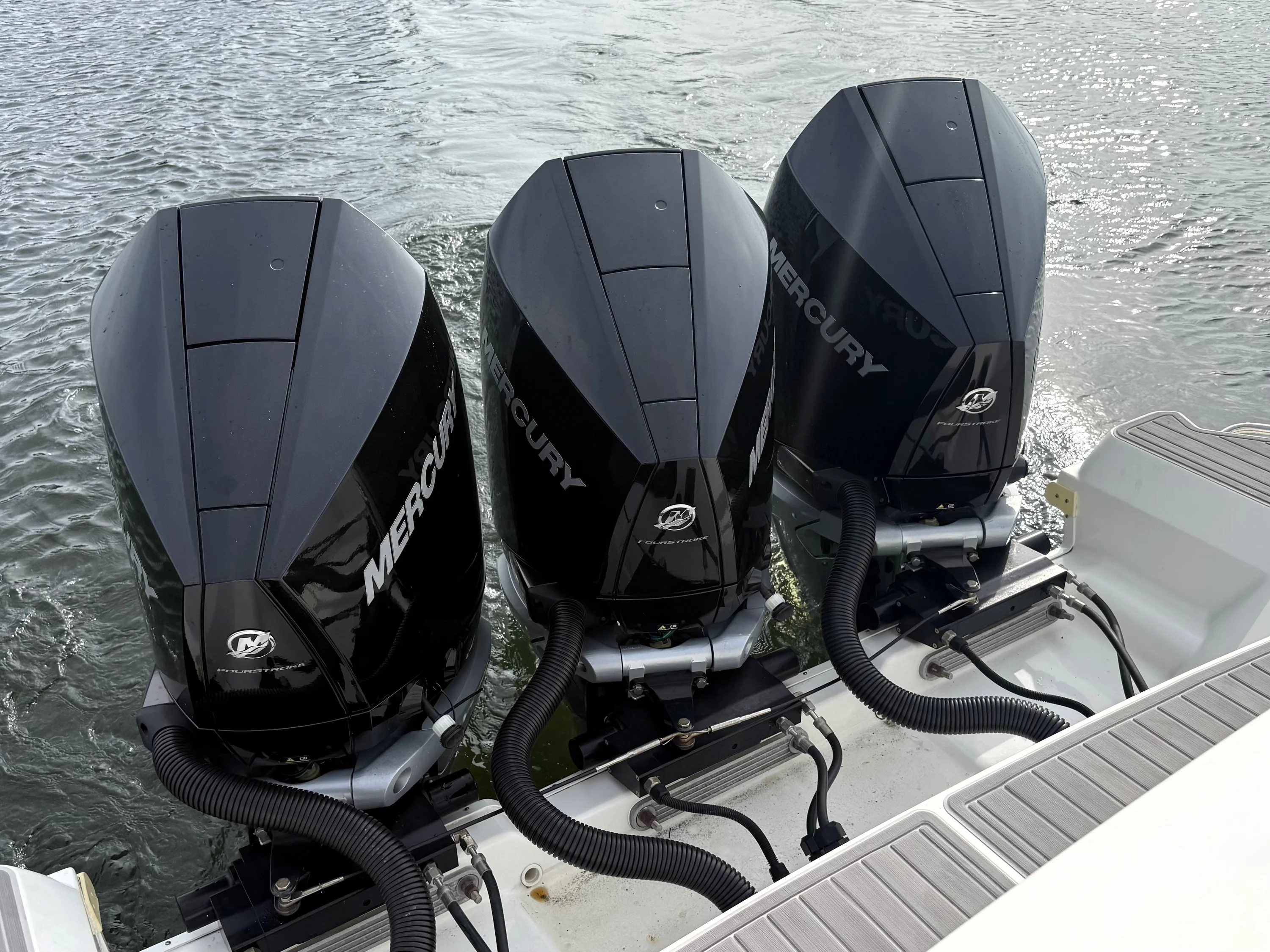 2023 Sea Ray 320 SUNDANCER Image Thumbnail #12