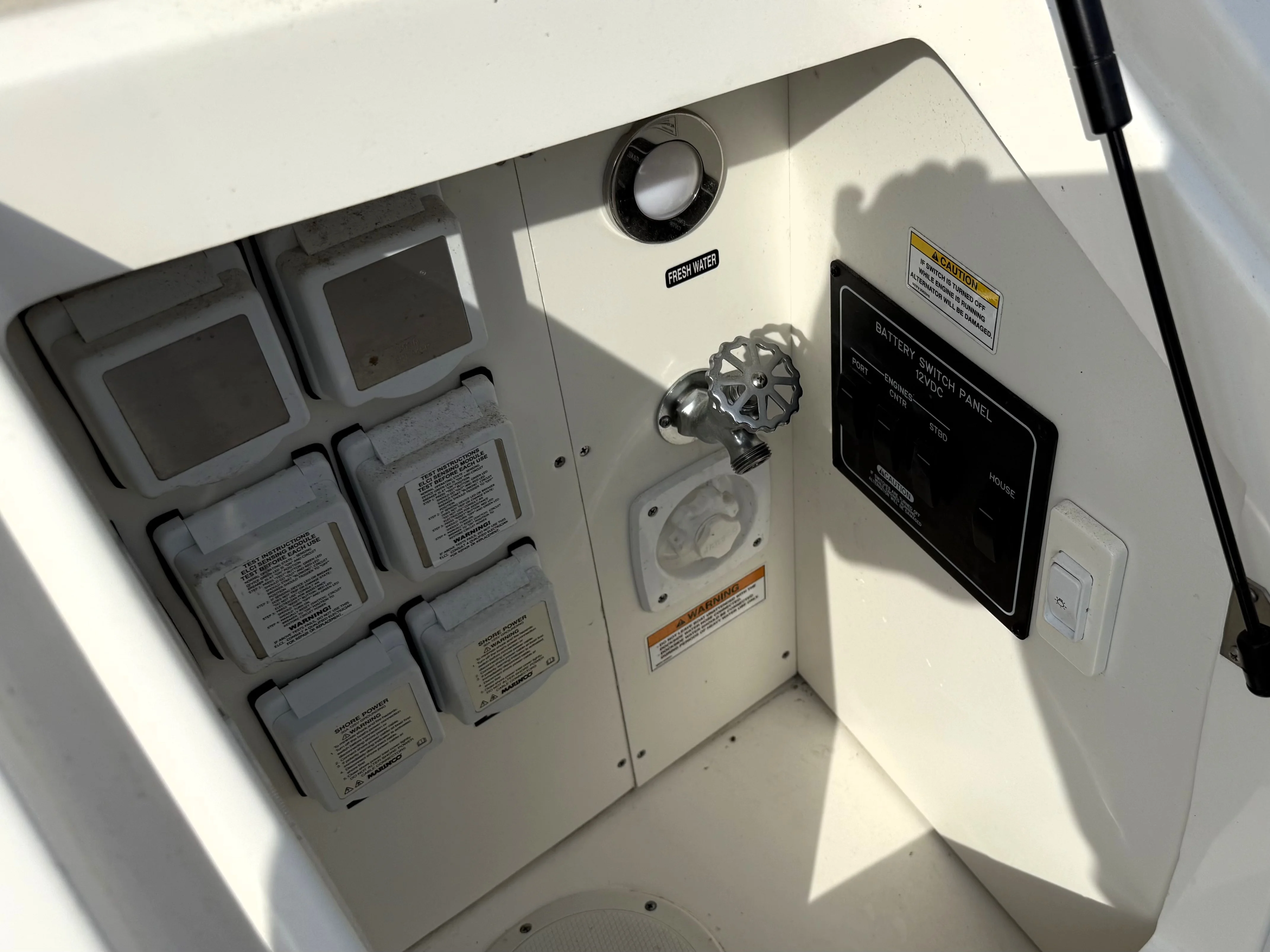 2023 Sea Ray 320 SUNDANCER Image Thumbnail #41