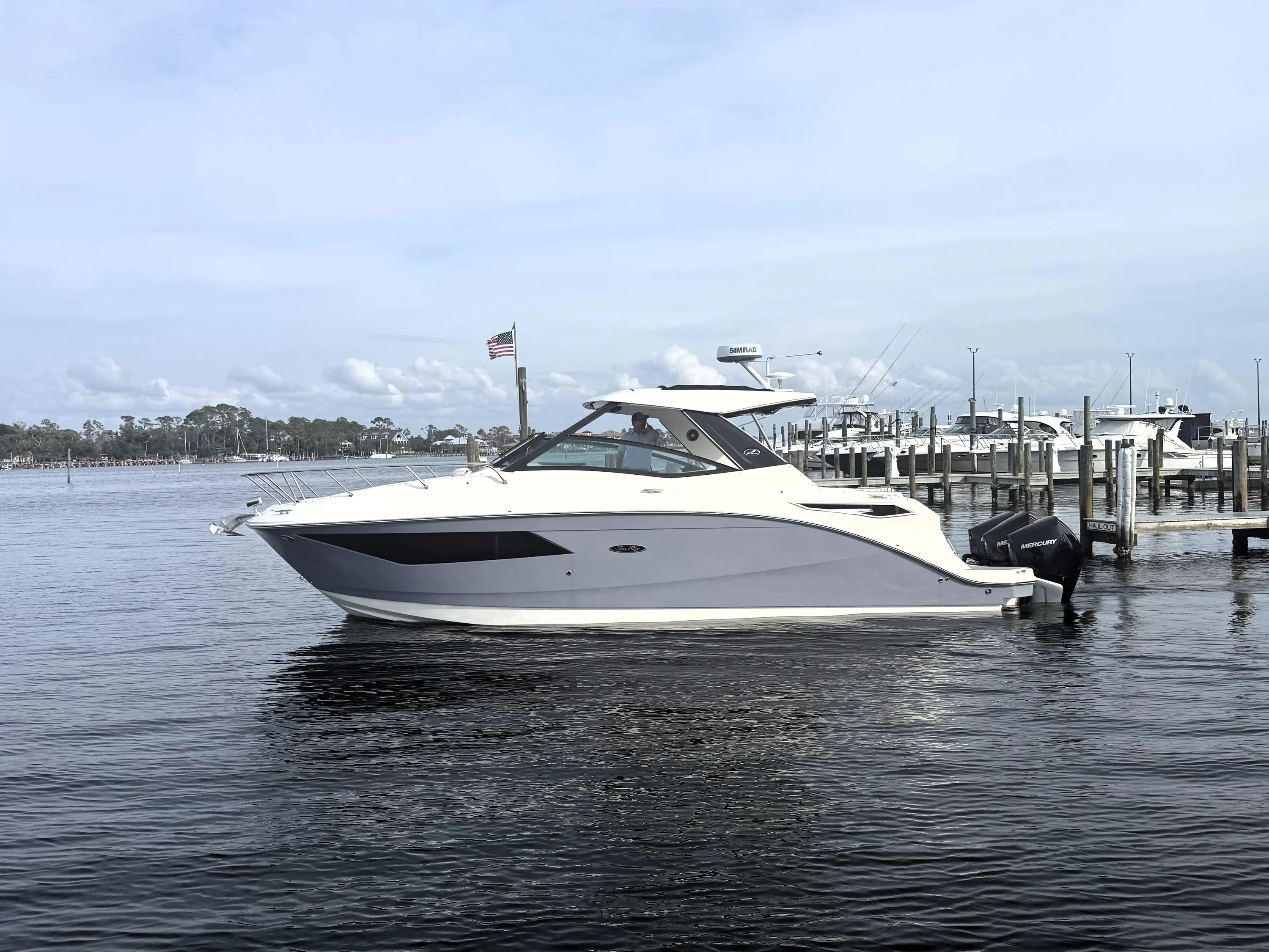 2023 Sea Ray 320 SUNDANCER Image Thumbnail #1