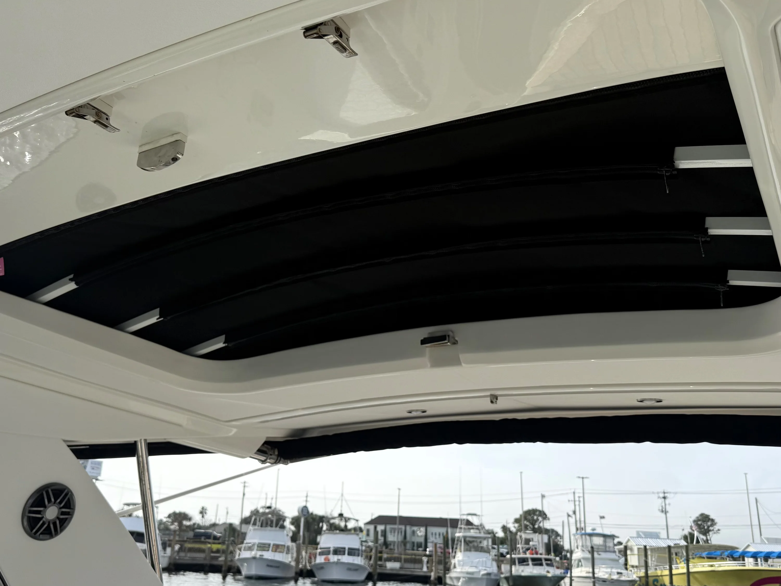 2023 Sea Ray 320 SUNDANCER Image Thumbnail #28