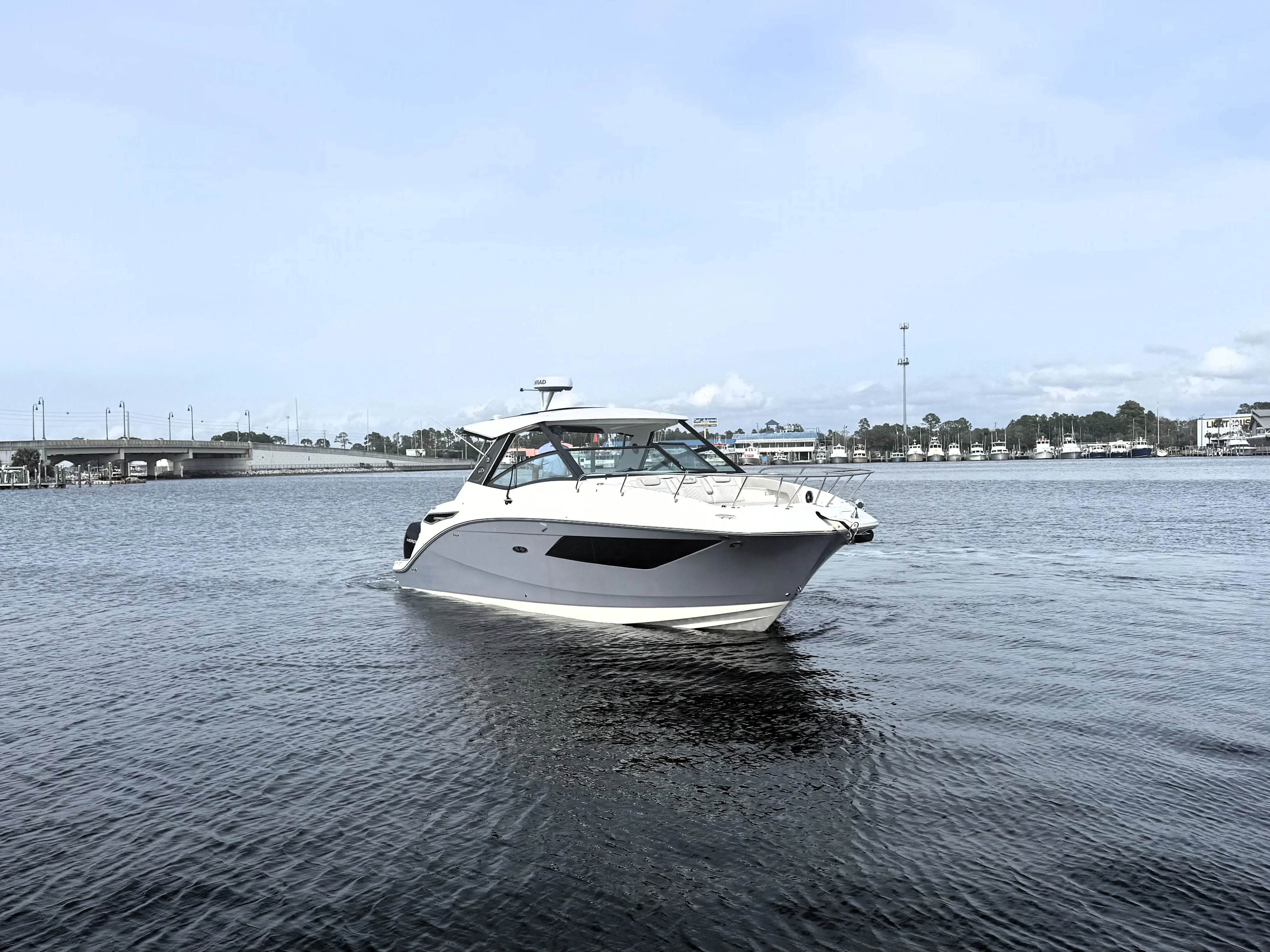 2023 Sea Ray 320 SUNDANCER Image Thumbnail #4